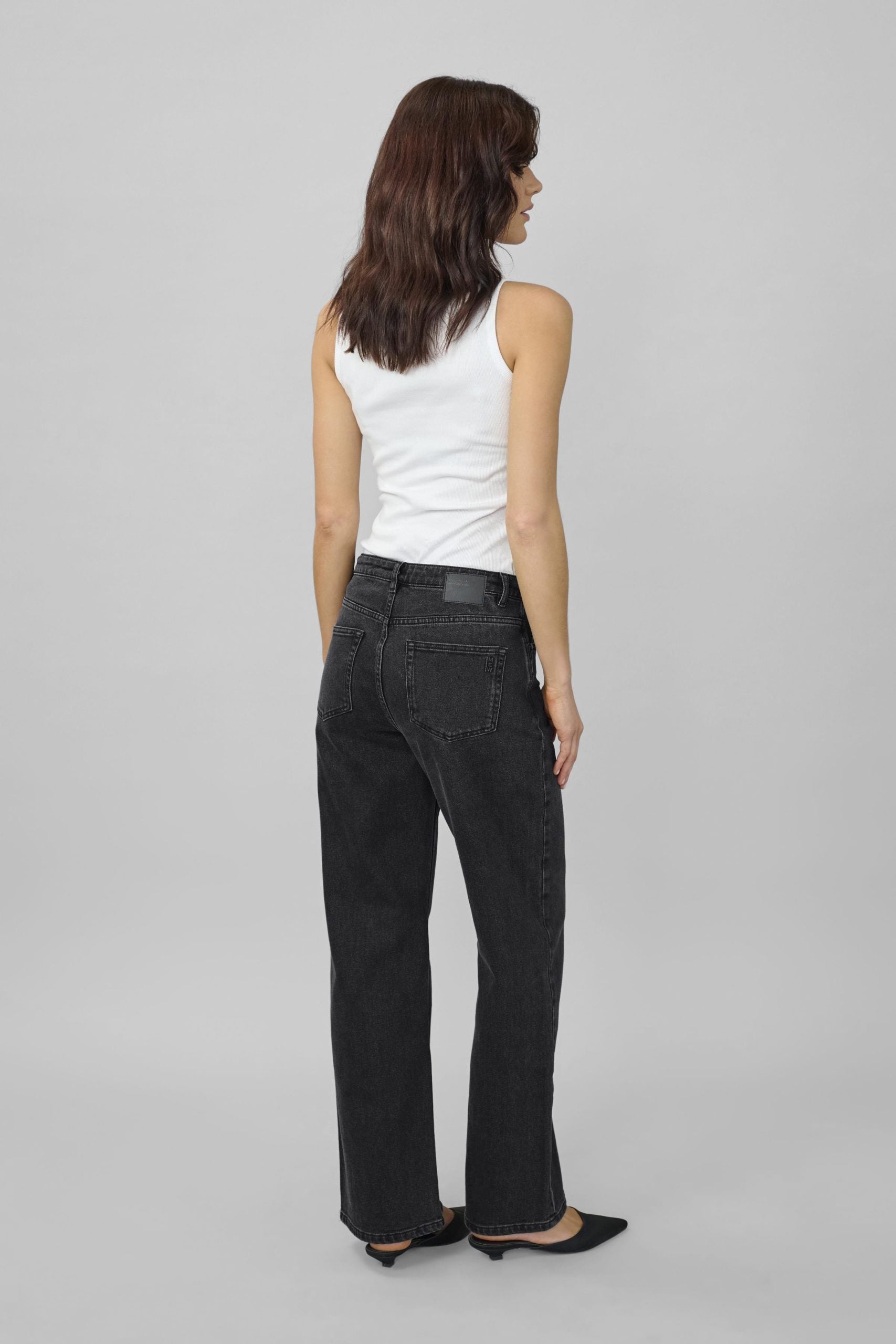My Essential Wardrobe Louis 139 High Wide Broek L34 black retro wash