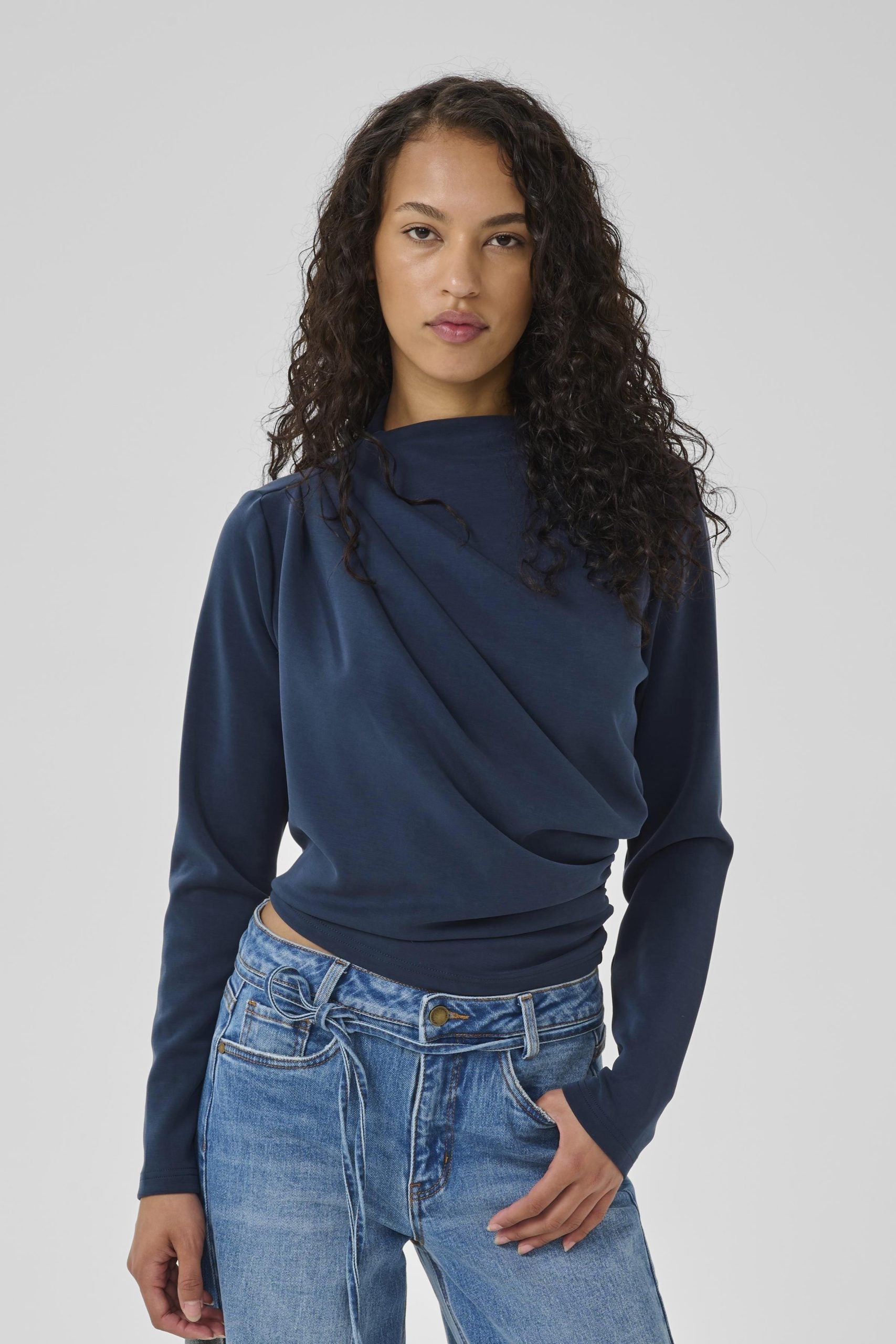 My Essential Wardrobe HelleMW Blouse Top after midnight