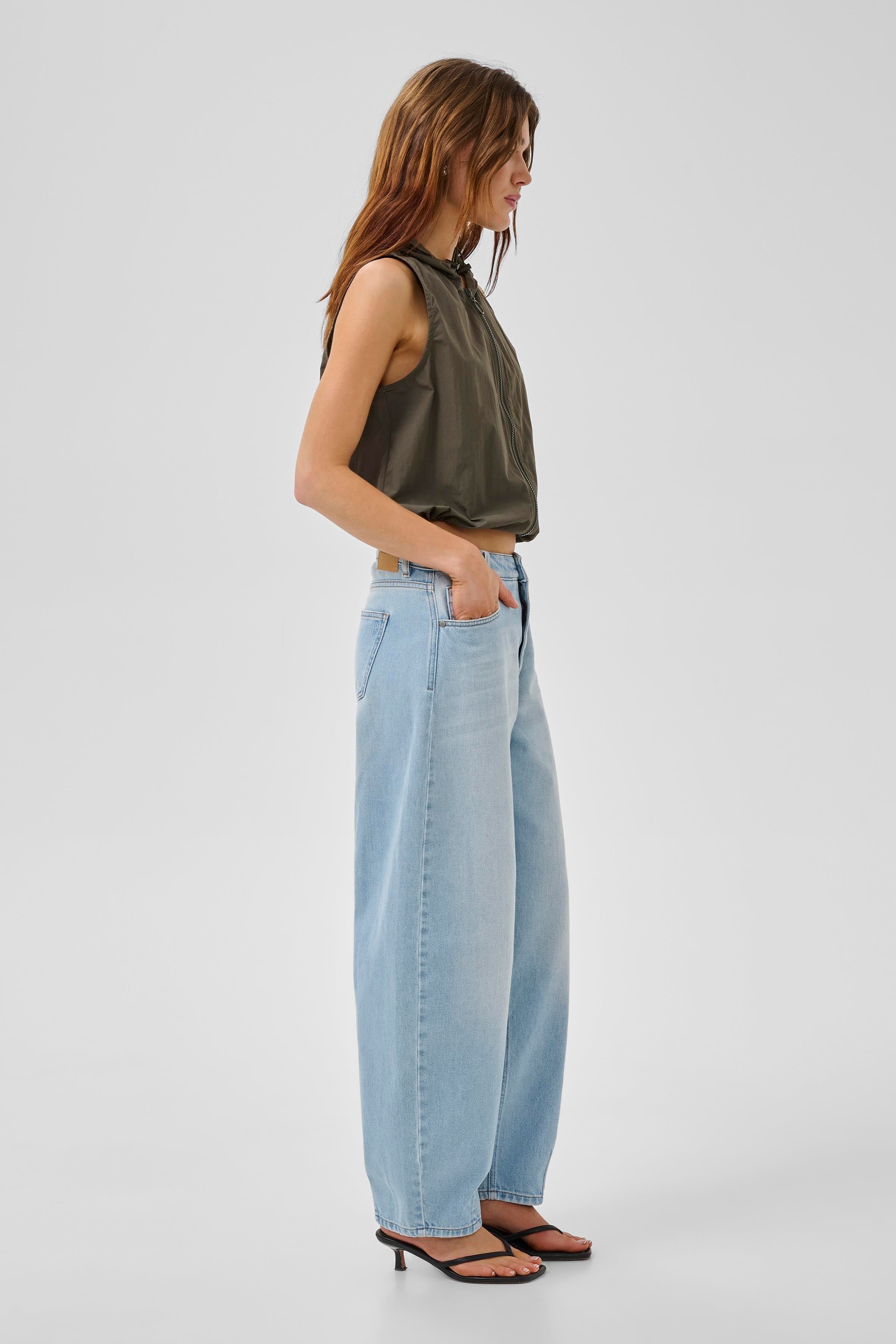 My Essential Wardrobe Lucy 139 Loose Barrel Broek baby blue wash