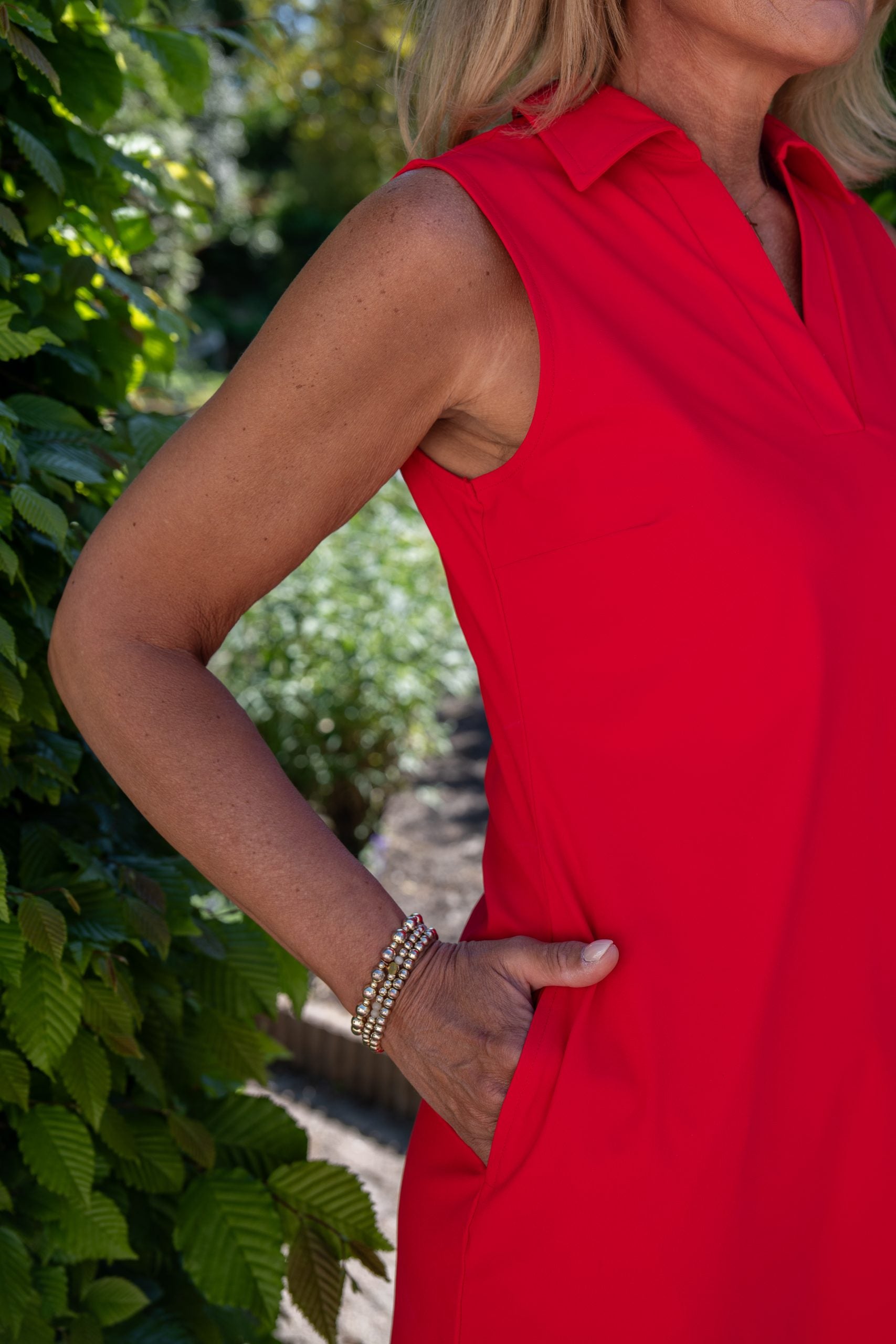 Mi Piace Travelstof Mouwloze Jurk Tuniek Recht Model 202443 rood