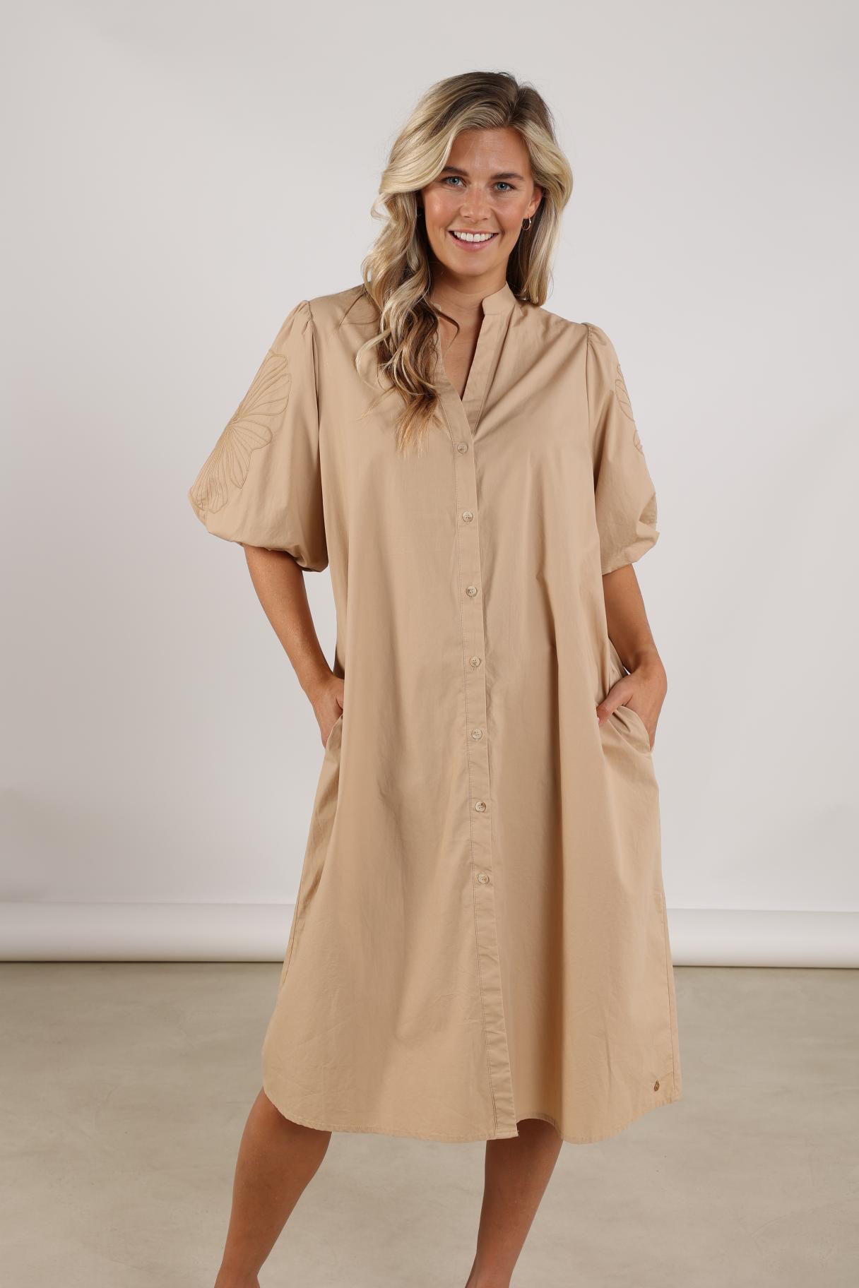 Nukus Mayke Jurk camel