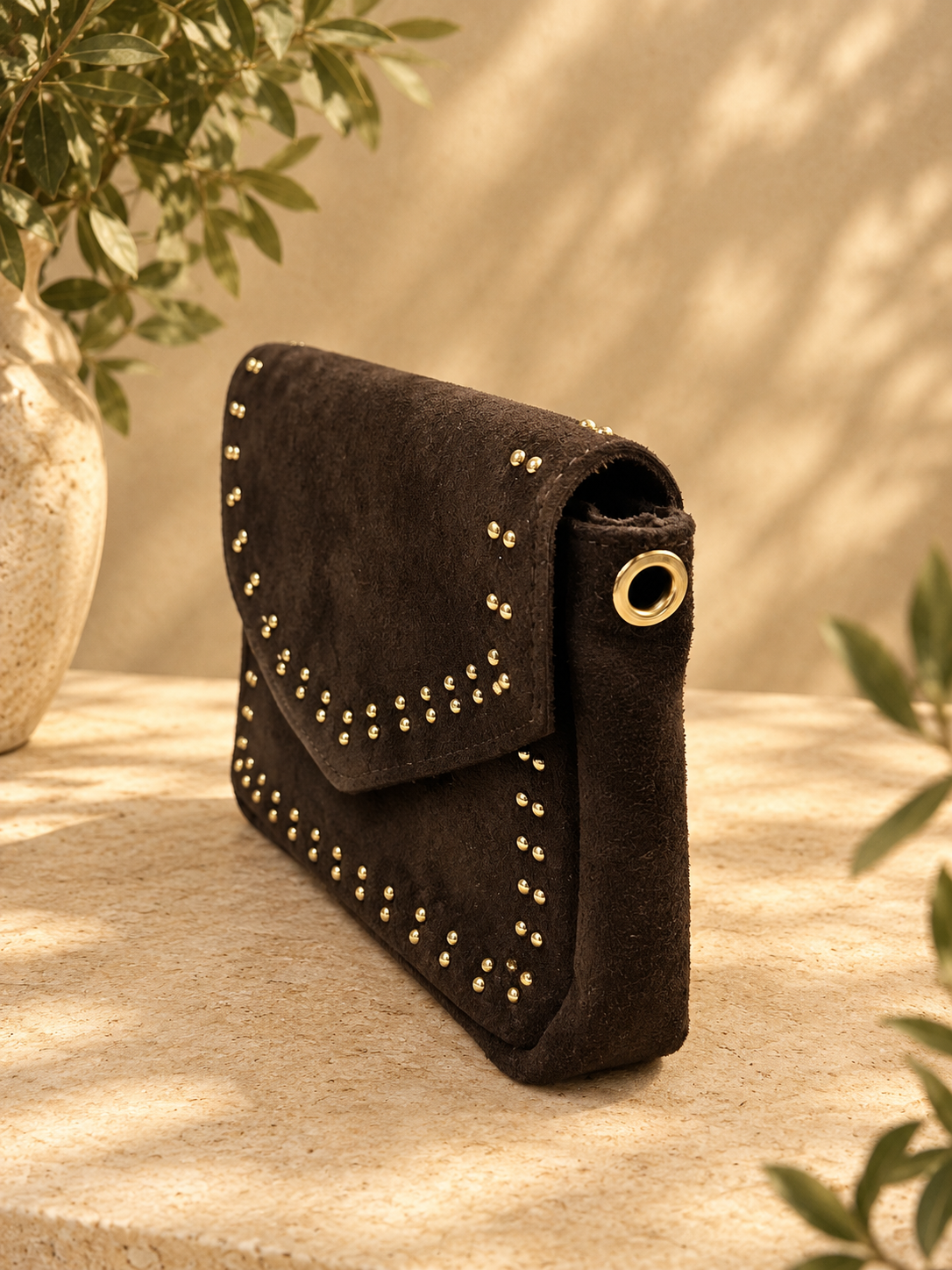 Fiona Schoudertas Suede Studs T430 dark brown