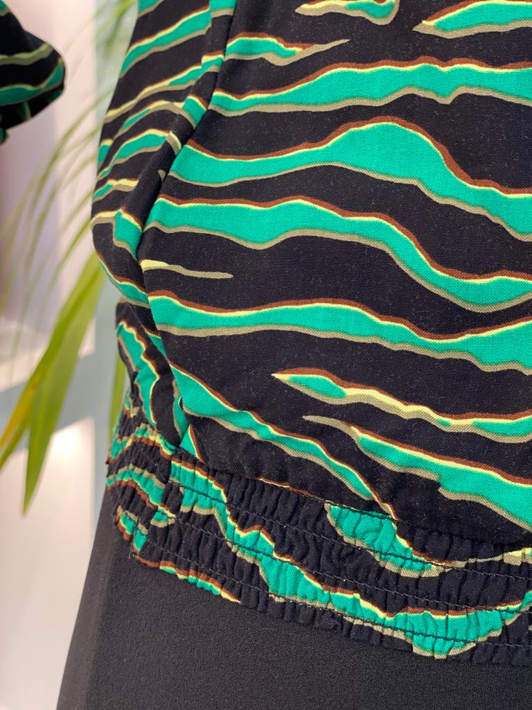 Freequent Linn Blouse V-Hals pepper green/black