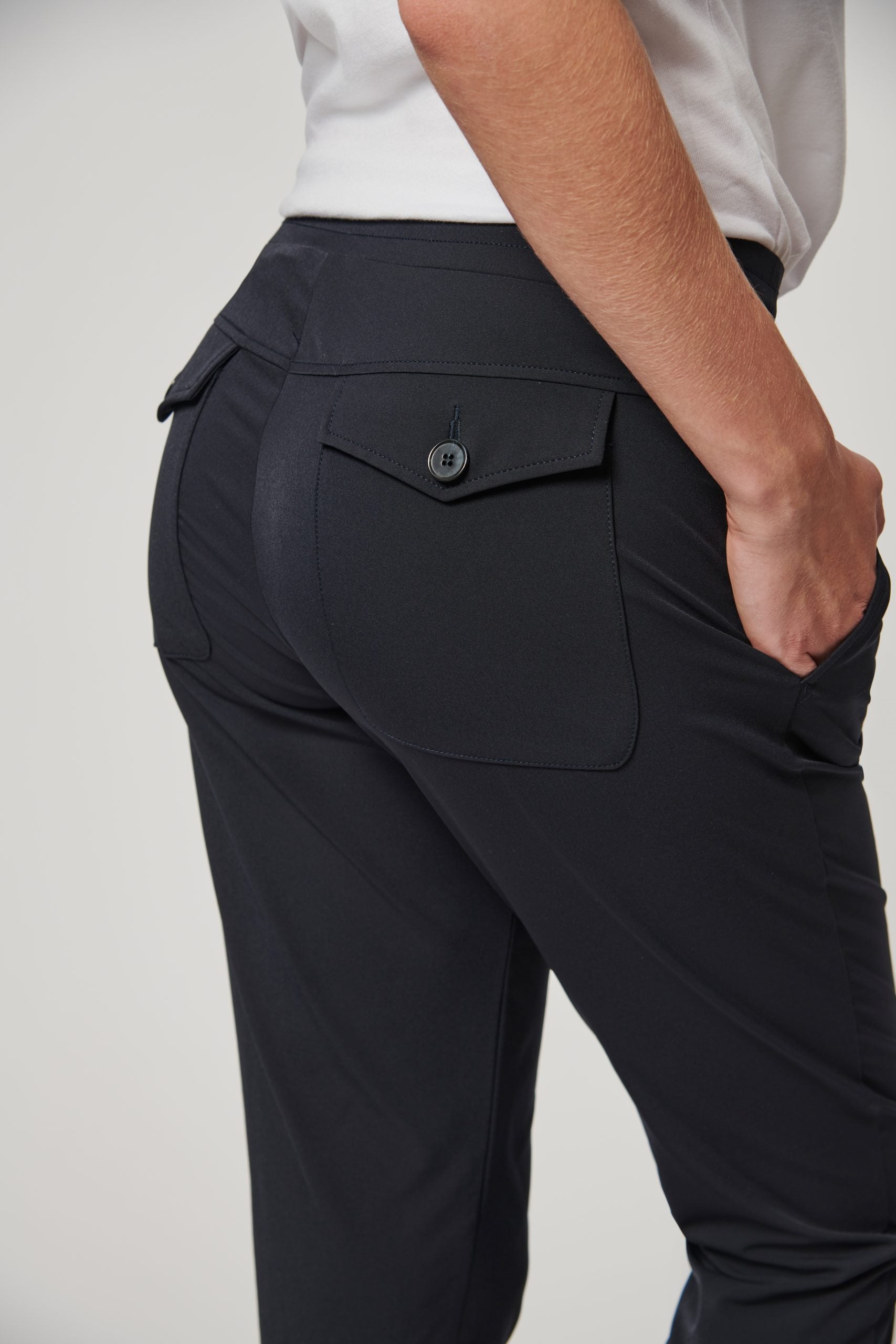 Co Woman Penny Pants Travelbroek marine of black