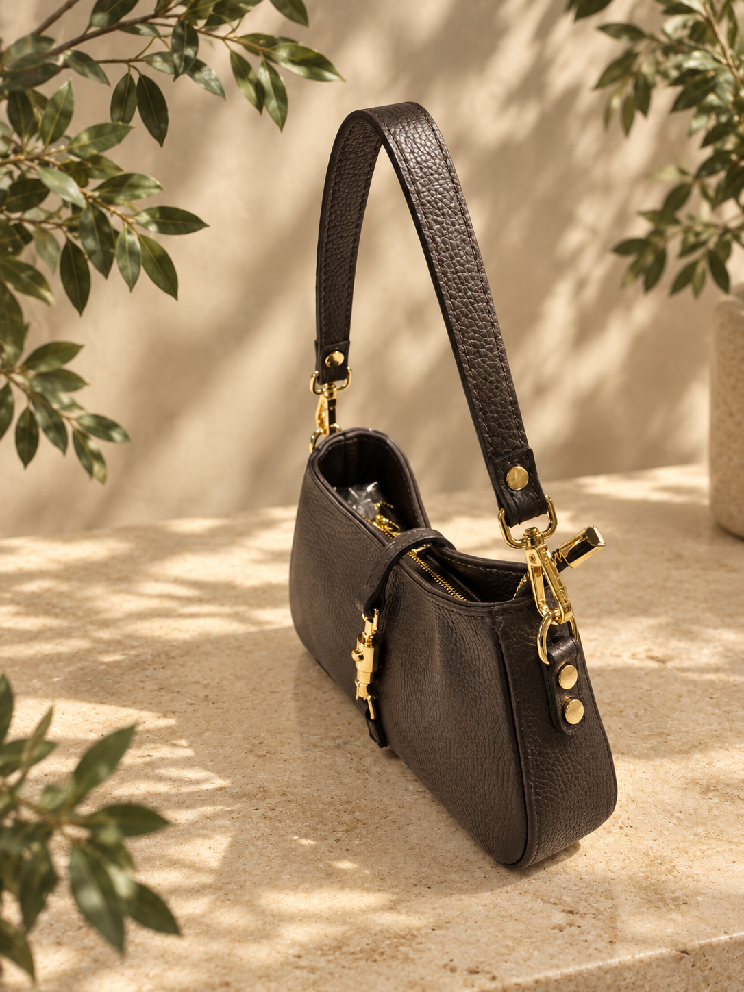 Lilly Schoudertas Leer T429 dark brown
