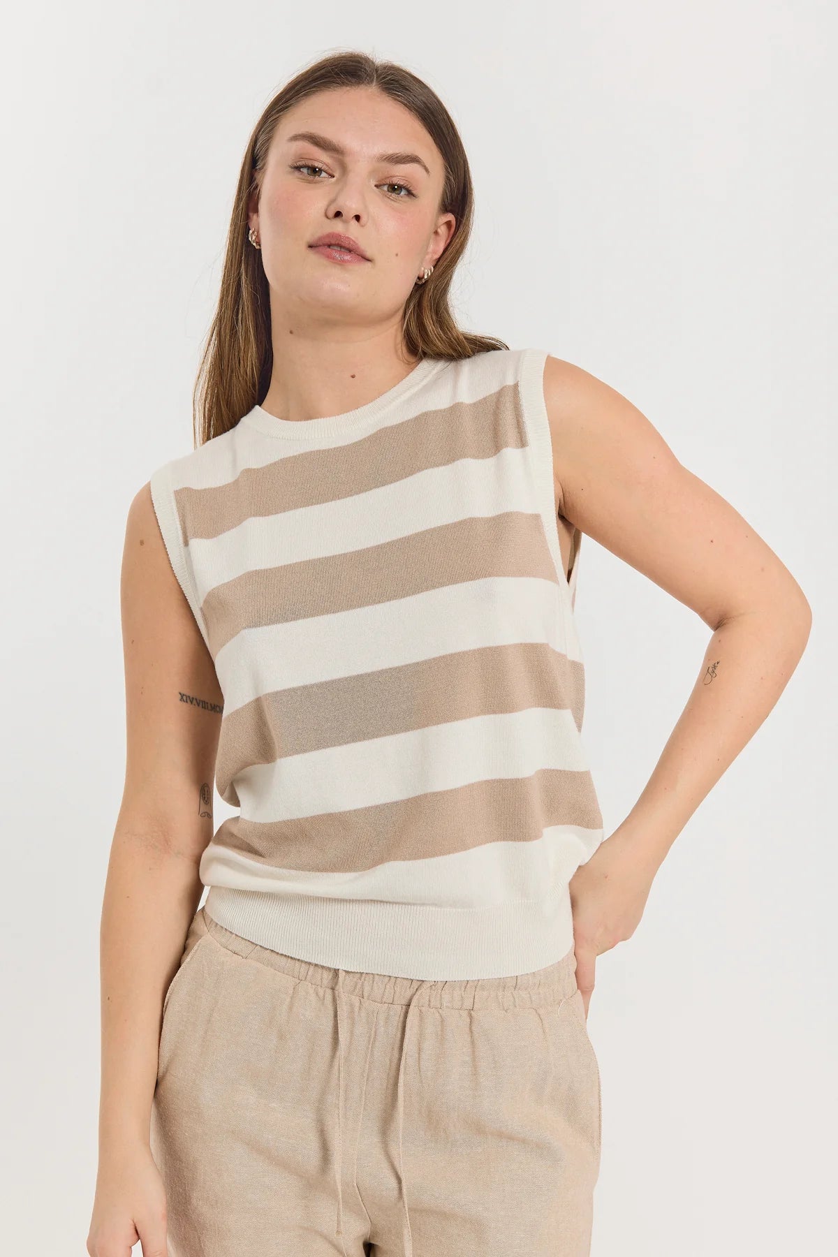 Freequent Pixie Top star off white w. simply taupe