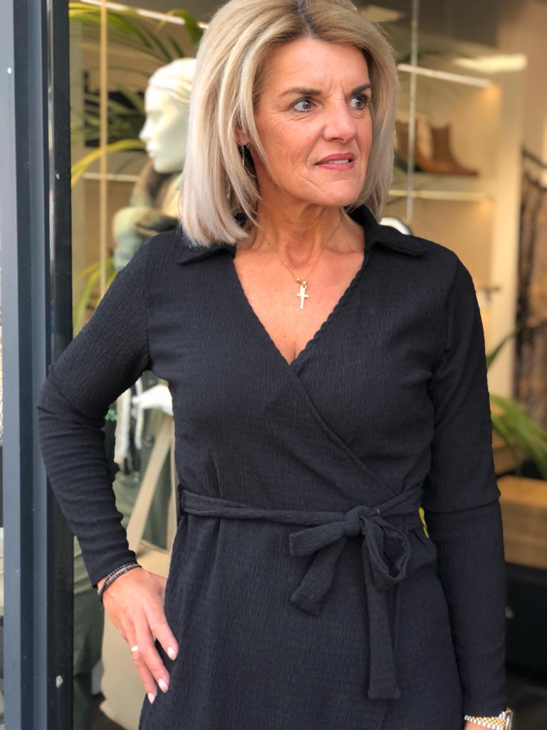 Musthaves by Elja Wikkel Jurk Lang zwart