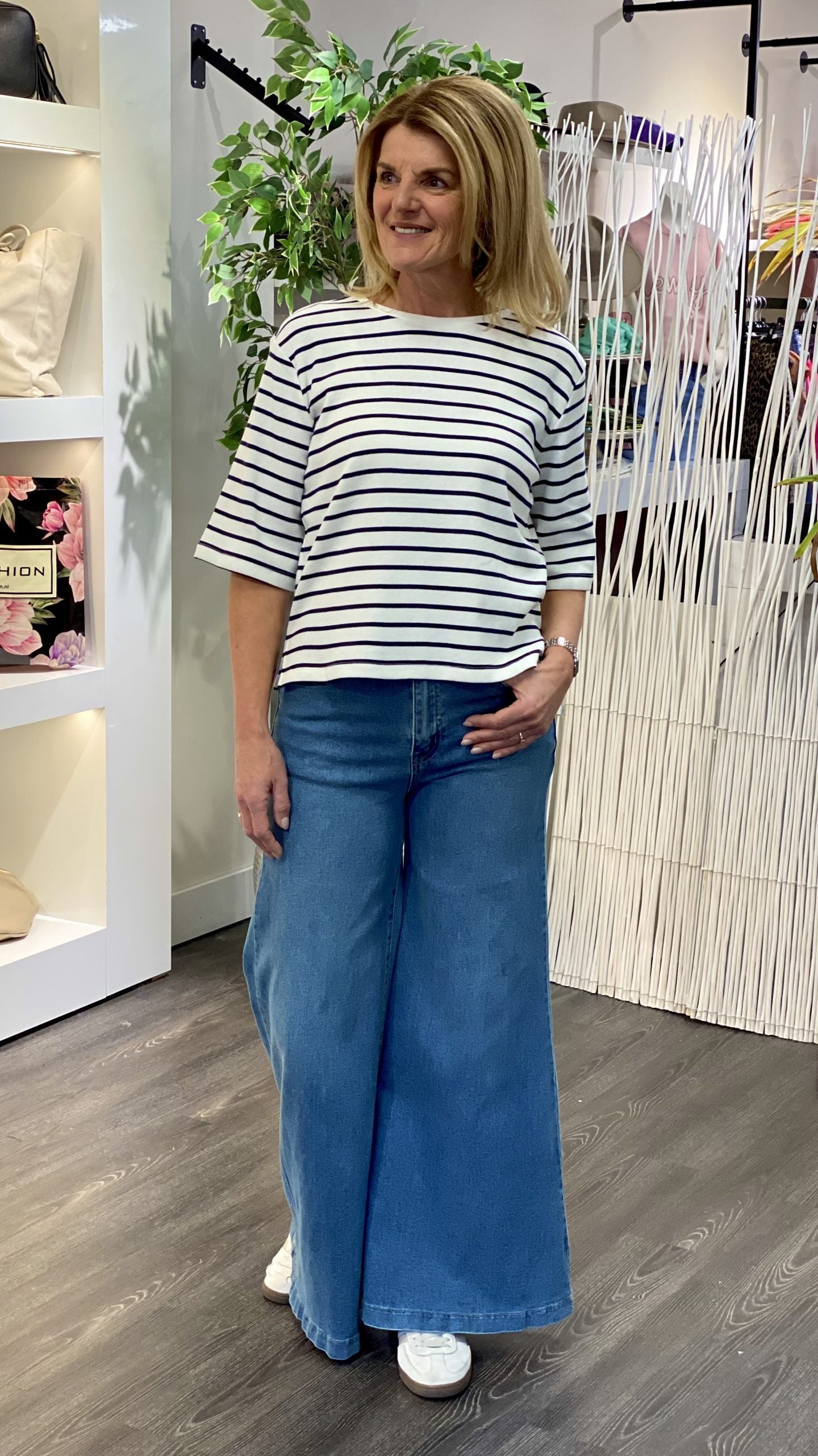 Freequent Mila sweater star off white w. navy donkerblauw