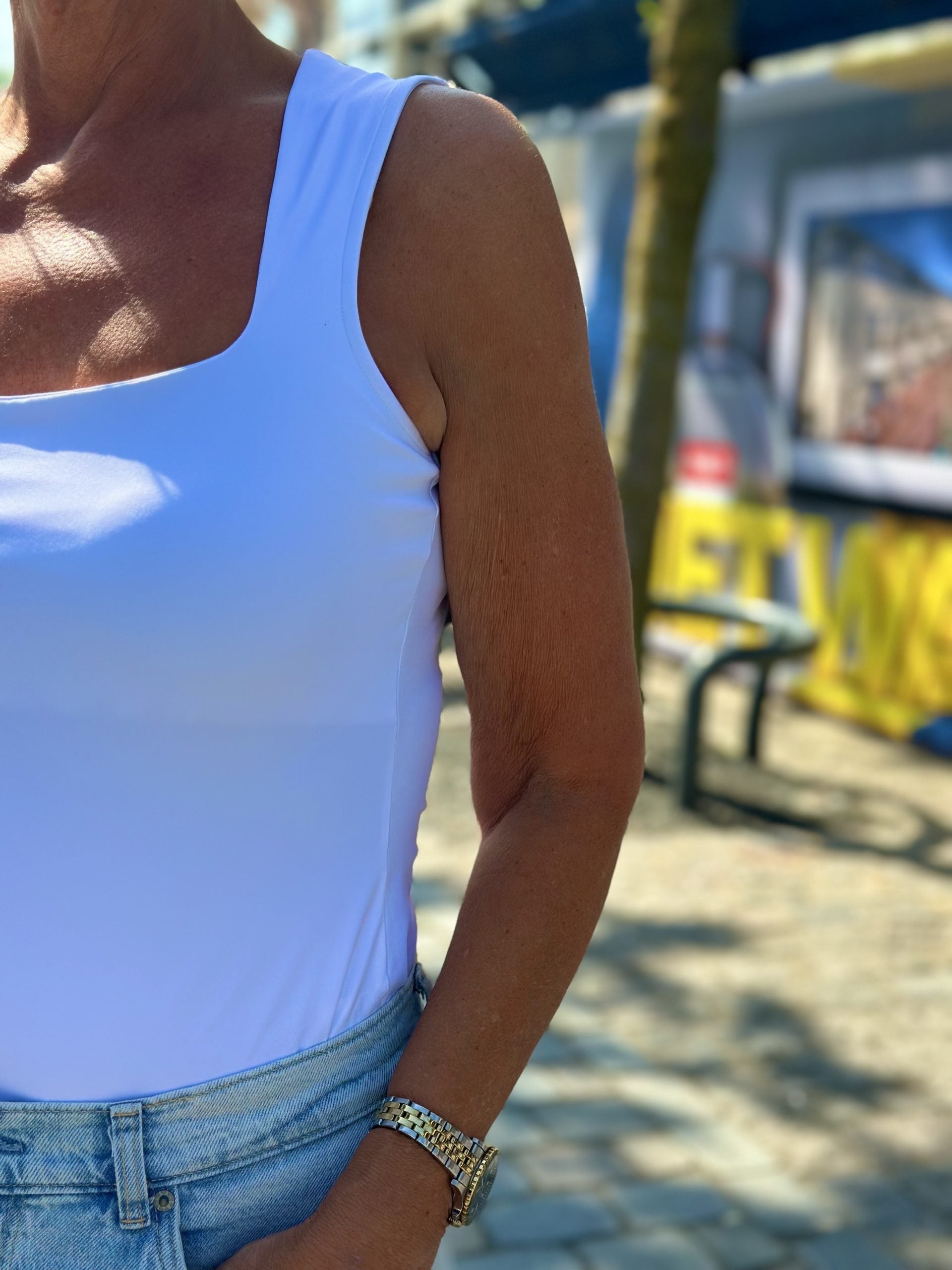 Mi Piace Travelstof Mouwloze Top Vierkante Hals wit 202610