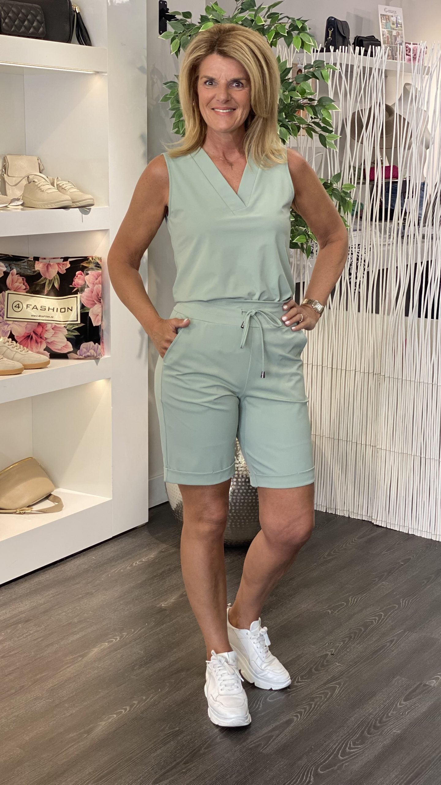 Mi Piace Travelstof Mouwloze Top lilypad groen 202425