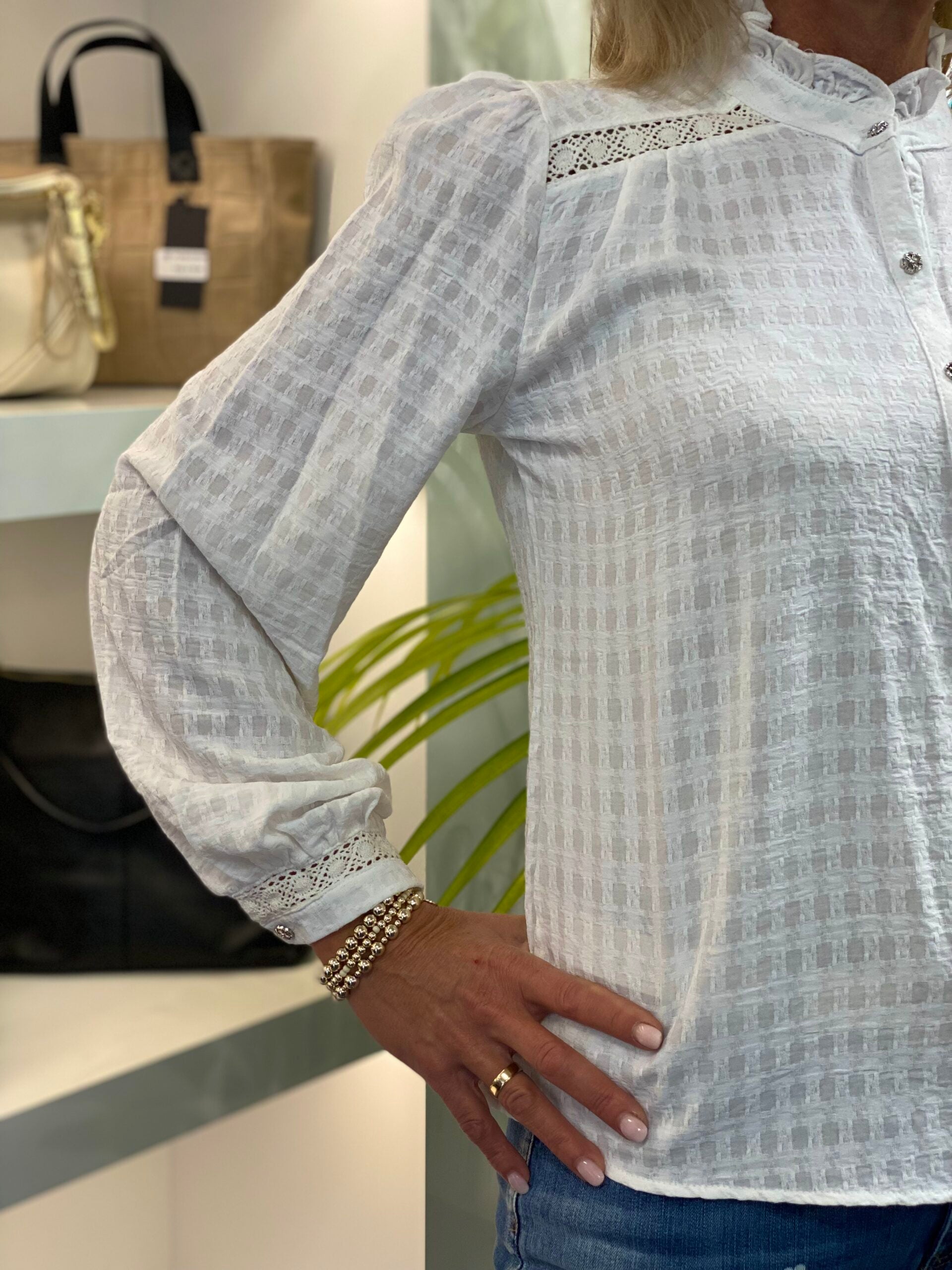 Azzurro Top met Broderie offwhite 0322