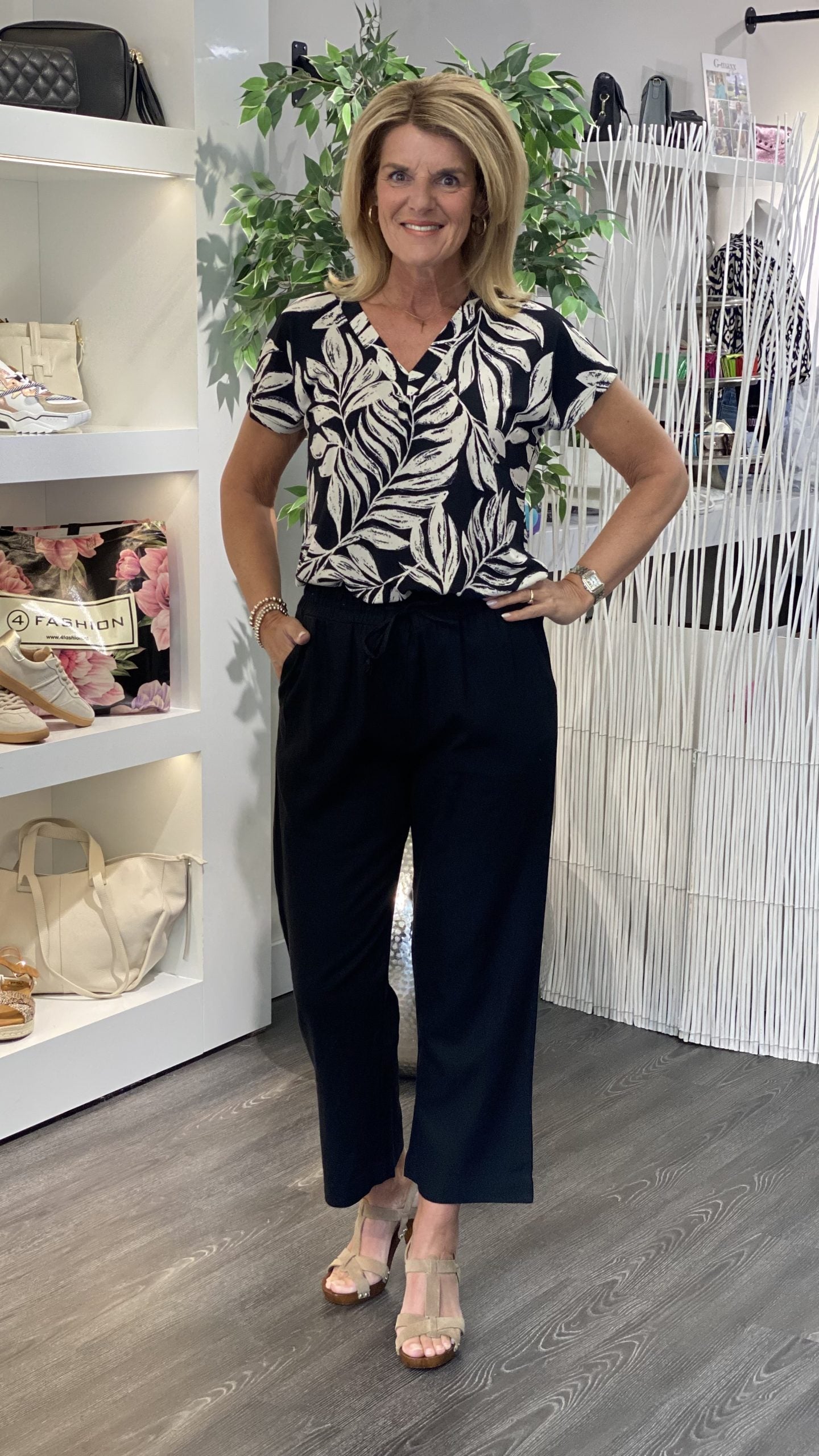 Freequent Floi Tee black w. moonbeam