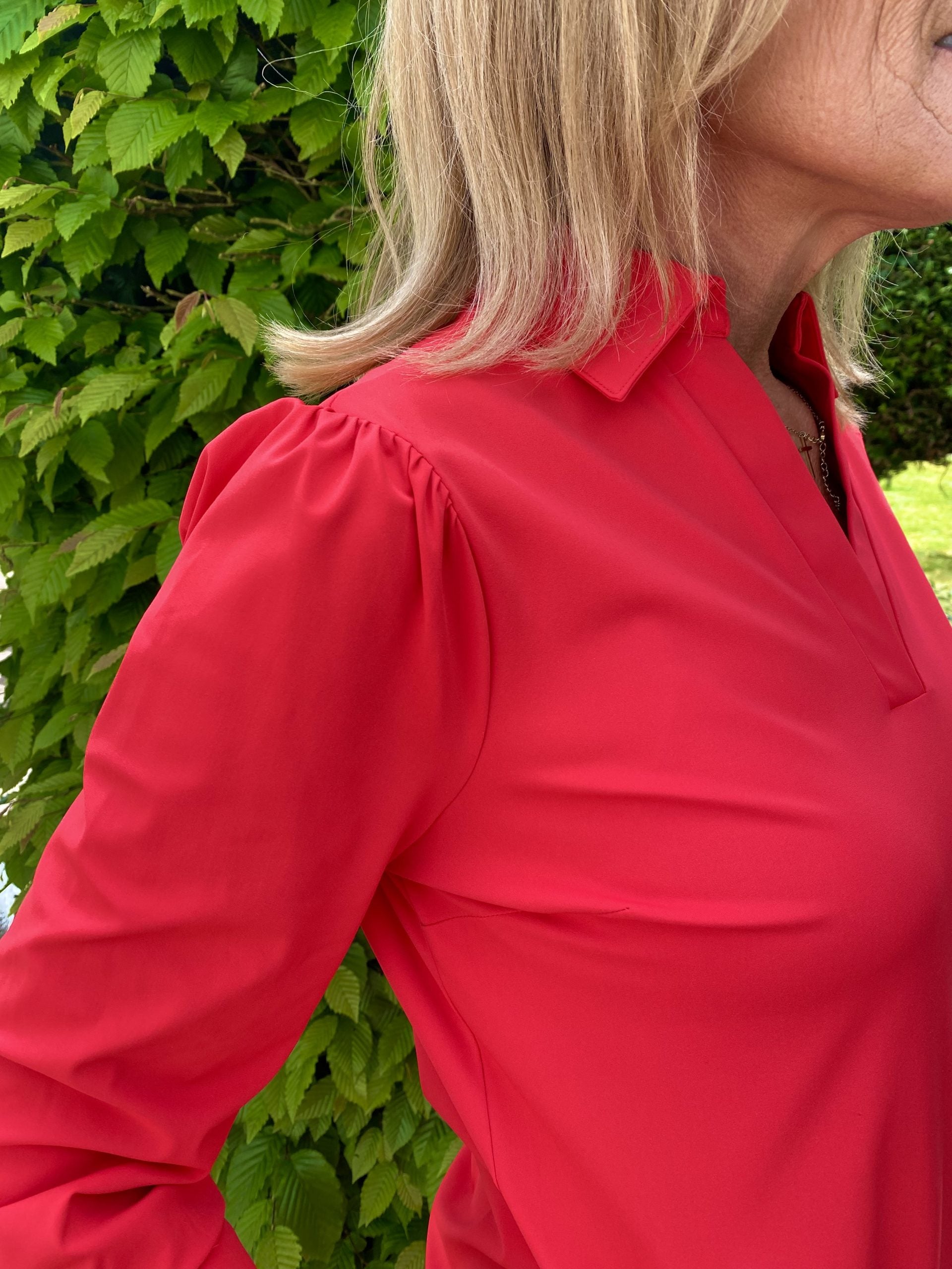 Mi Piace Travelstof Jurk Recht Model 202442 rood