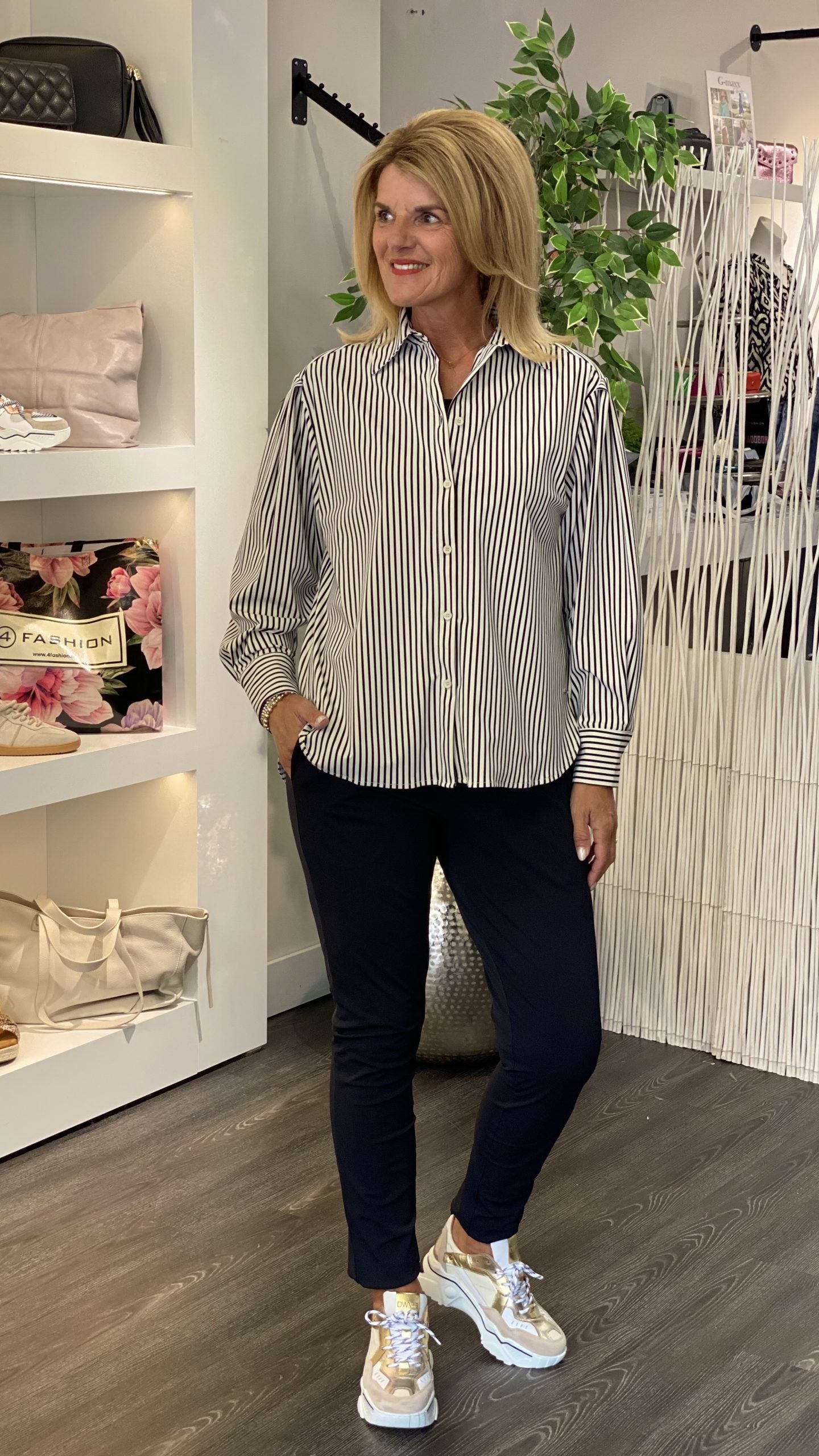 Mi Piace Travelstof Oversized Blouse 202524 zwart kit streep