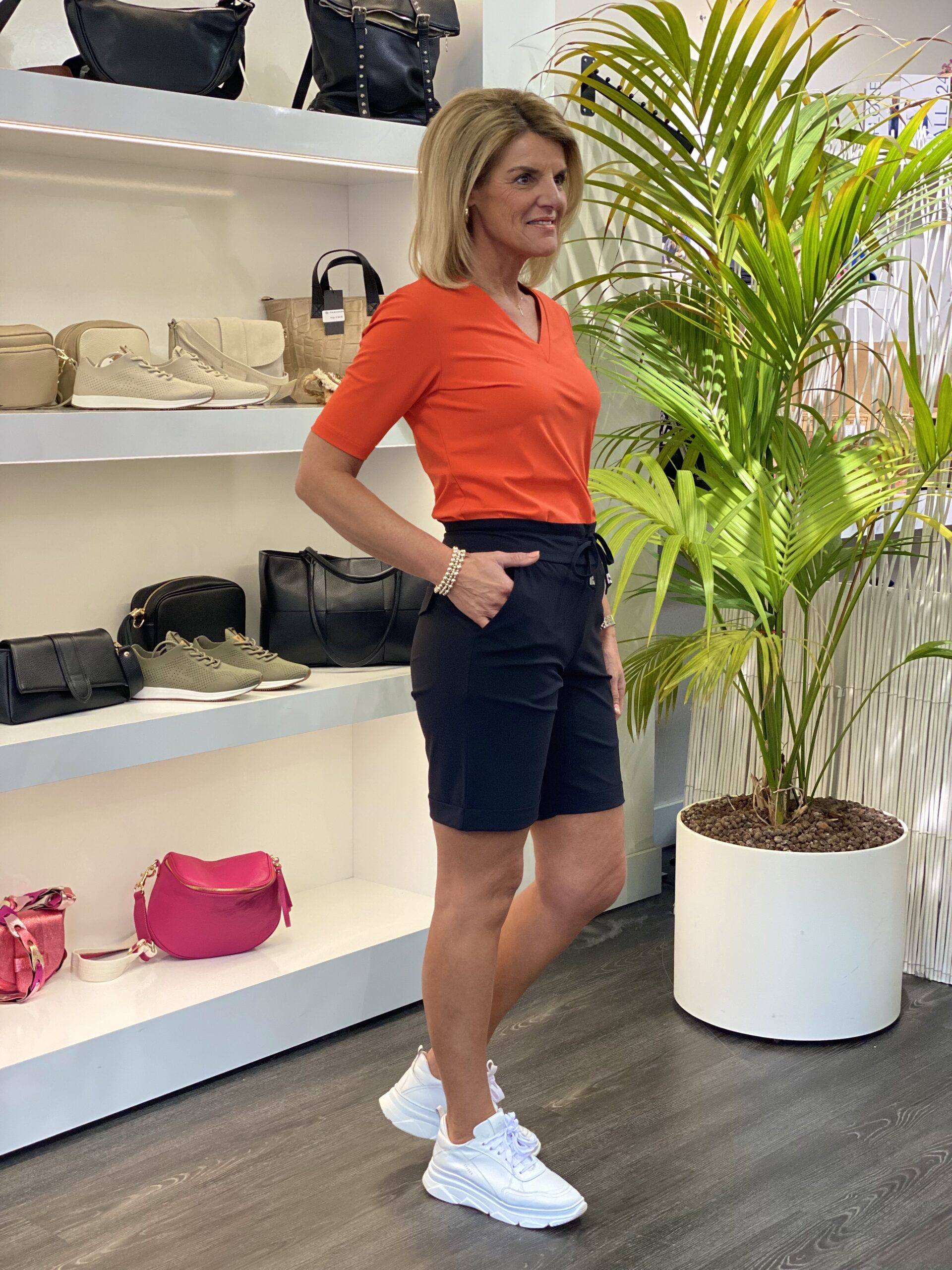 Mi Piace Travelstof iets wijdere Korte Broek zwart 202423