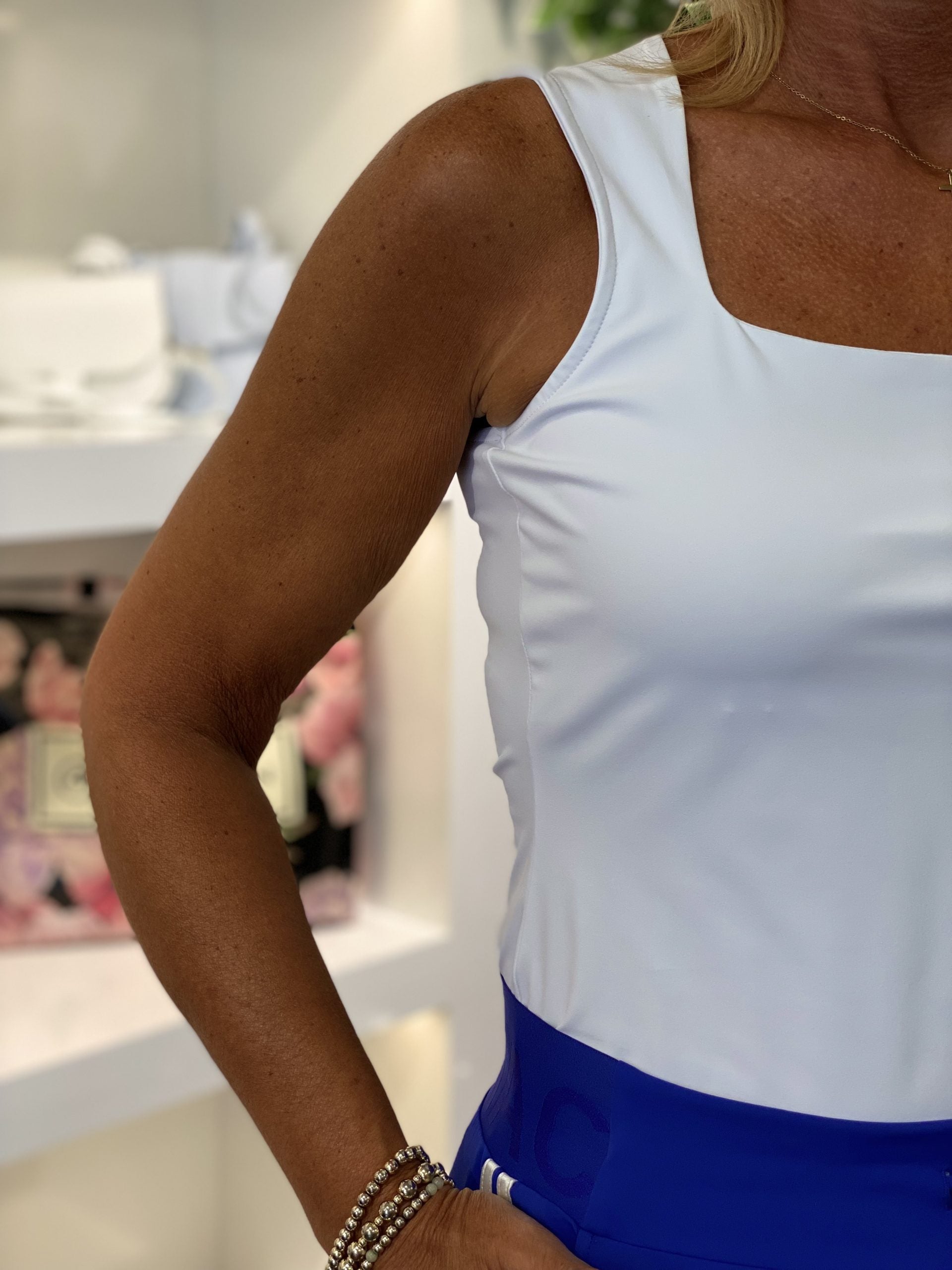 Mi Piace Travelstof Mouwloze Top Vierkante Hals wit 202610