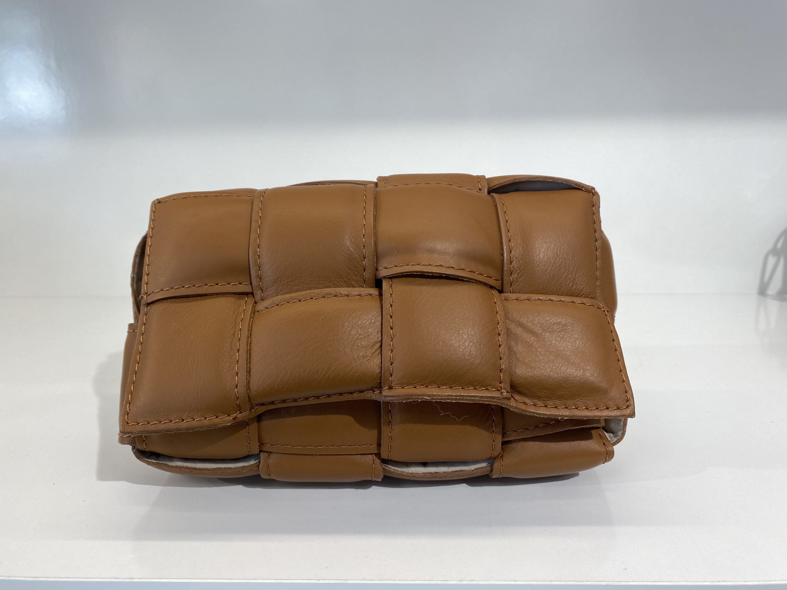 Tas Gevlochten Leer klein Cognac T247