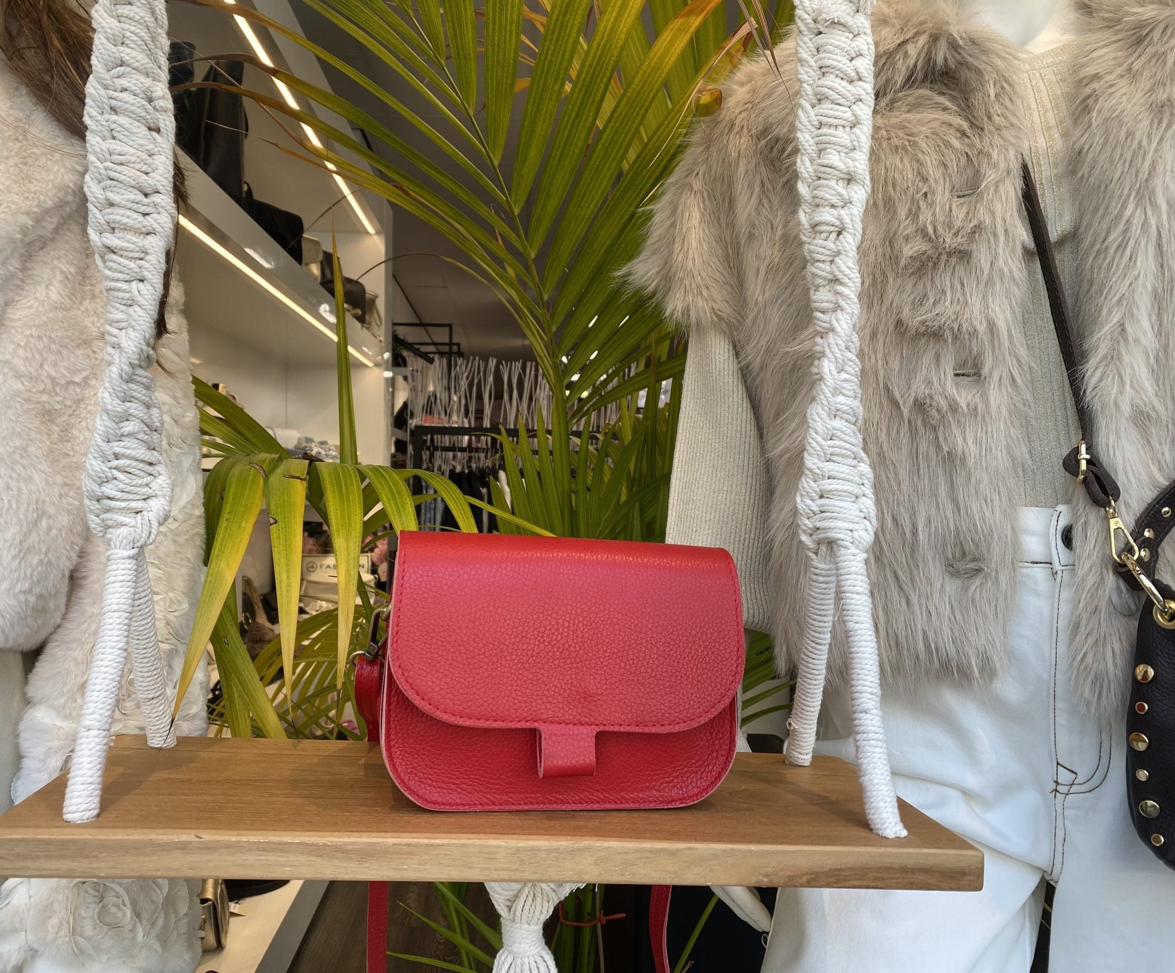 Flora Tas Leer Rood T222