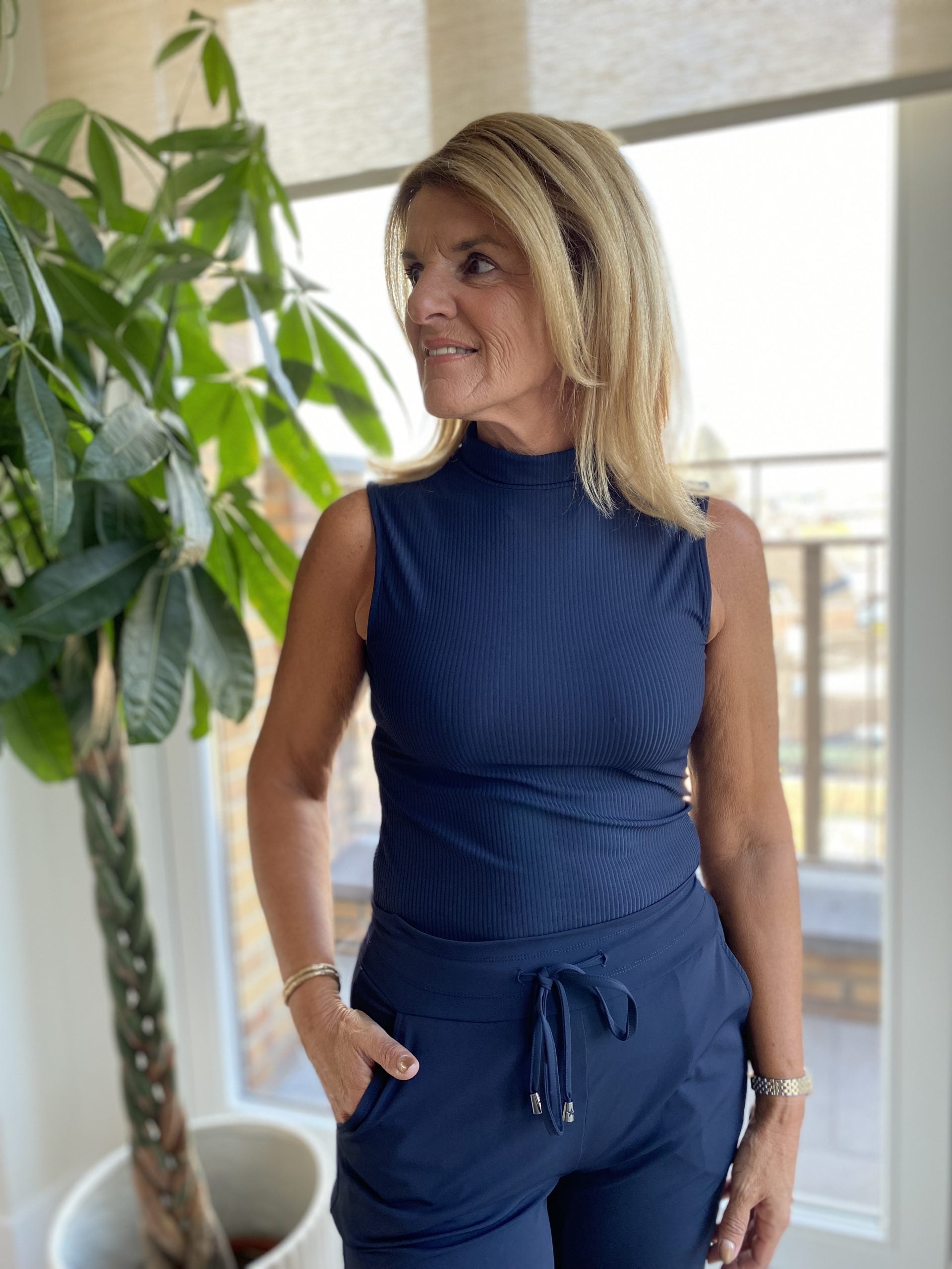 Mi Piace Travelstof Mouwloze Col Top 202642 donkerblauw