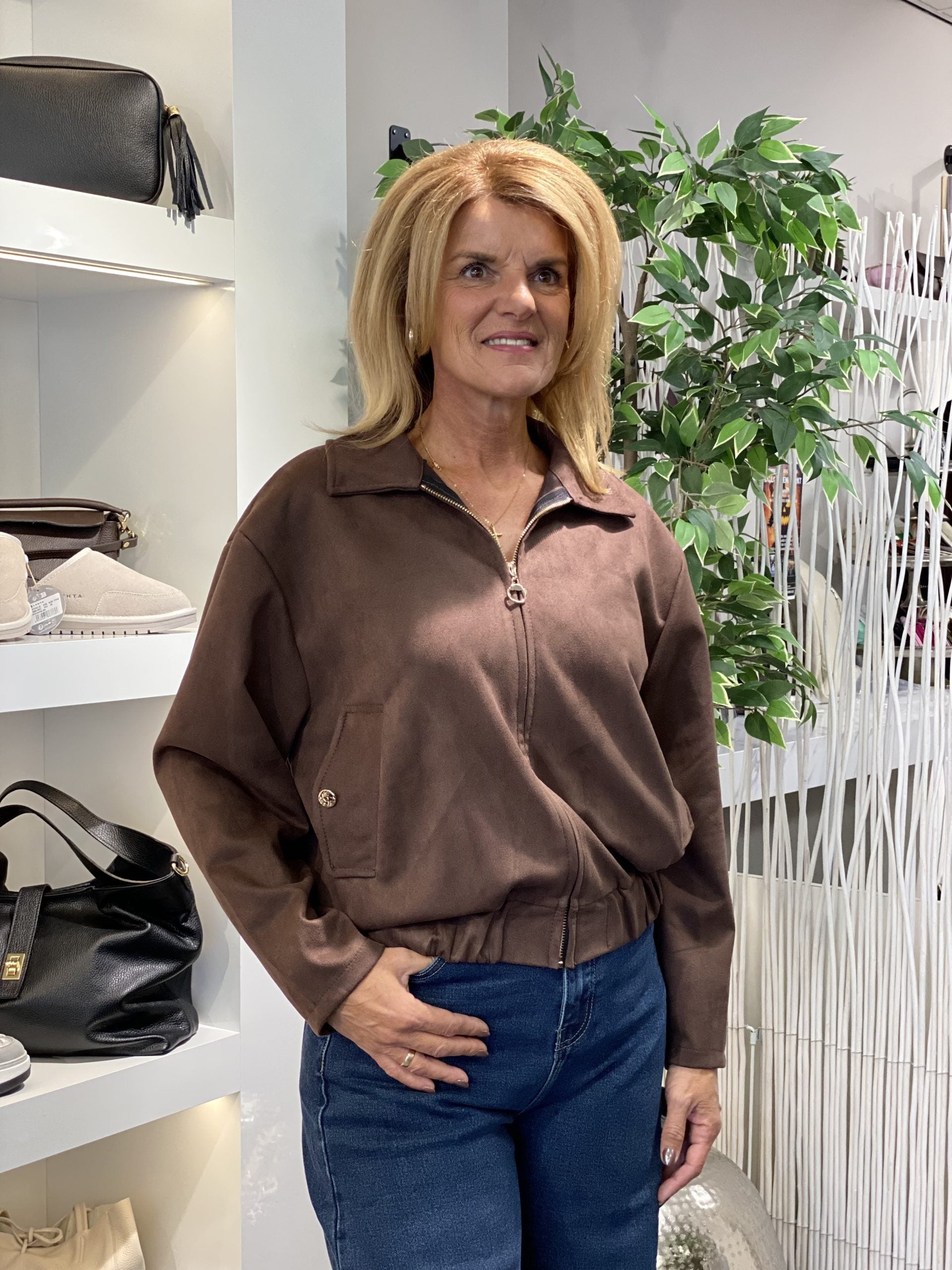 Musthaves by Elja Suedine Jasje espresso