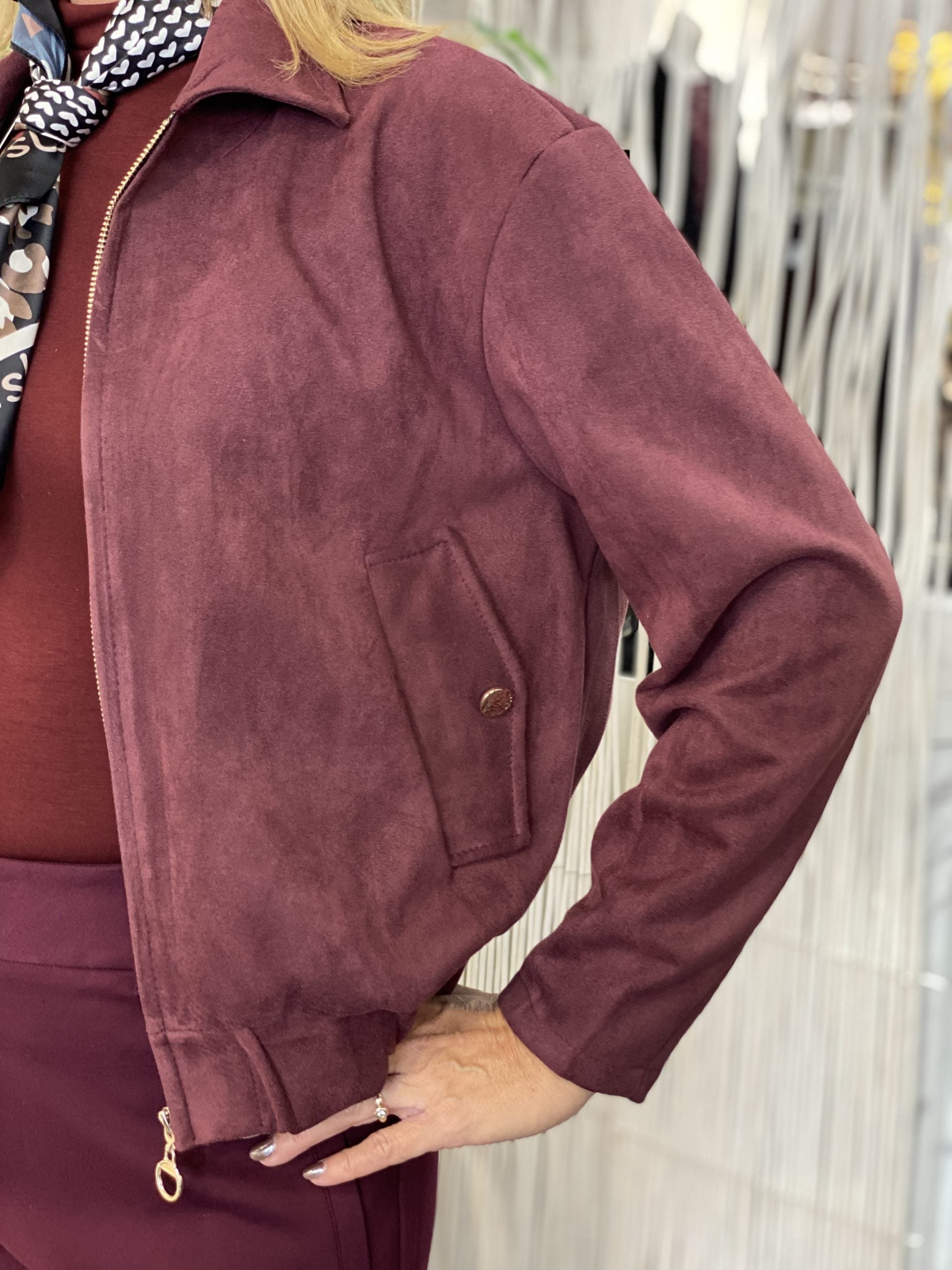 Musthaves by Elja Suedine Jasje aubergine