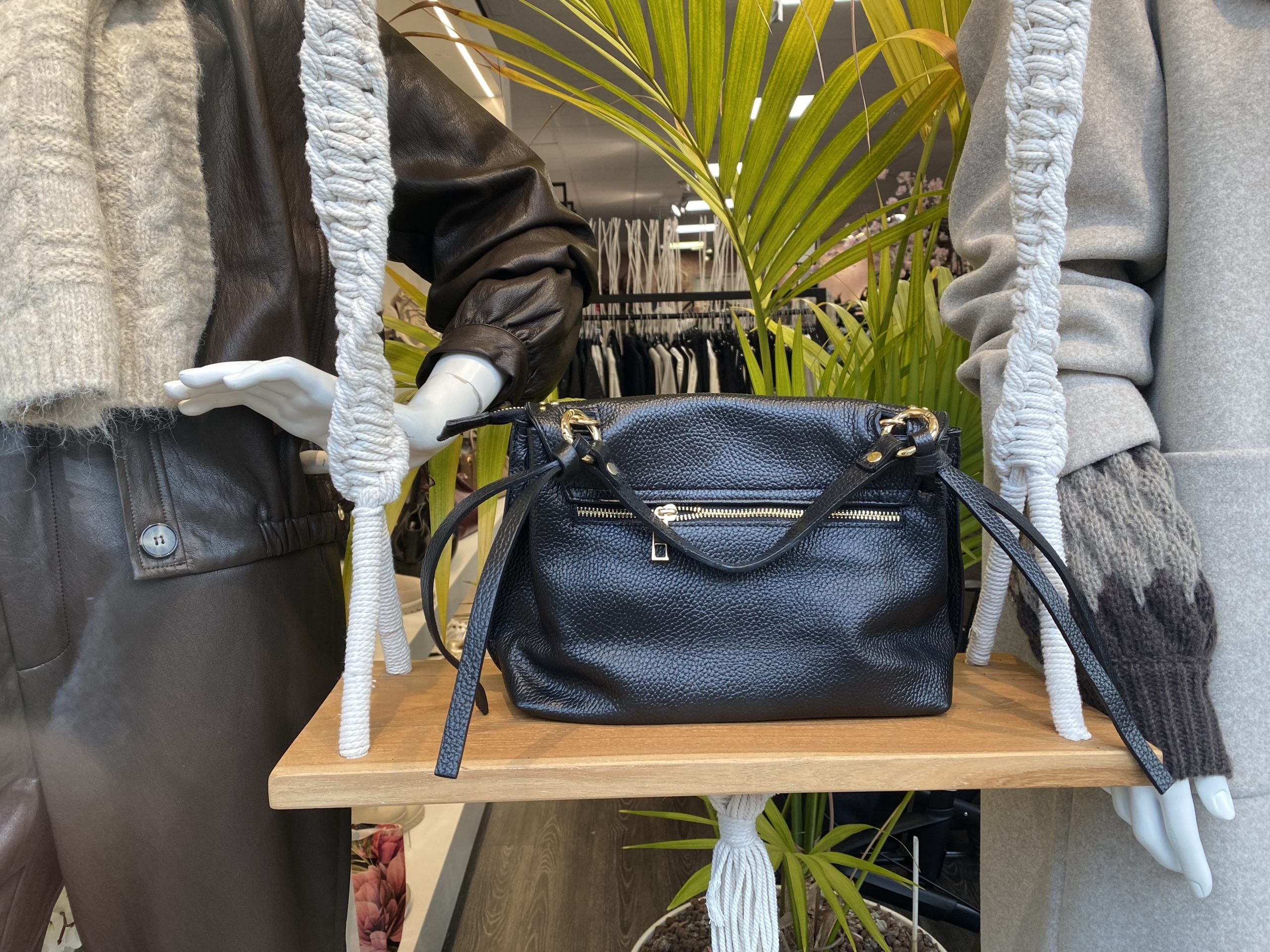 Crossbody Tas Leer Studs Zwart/Goud T374