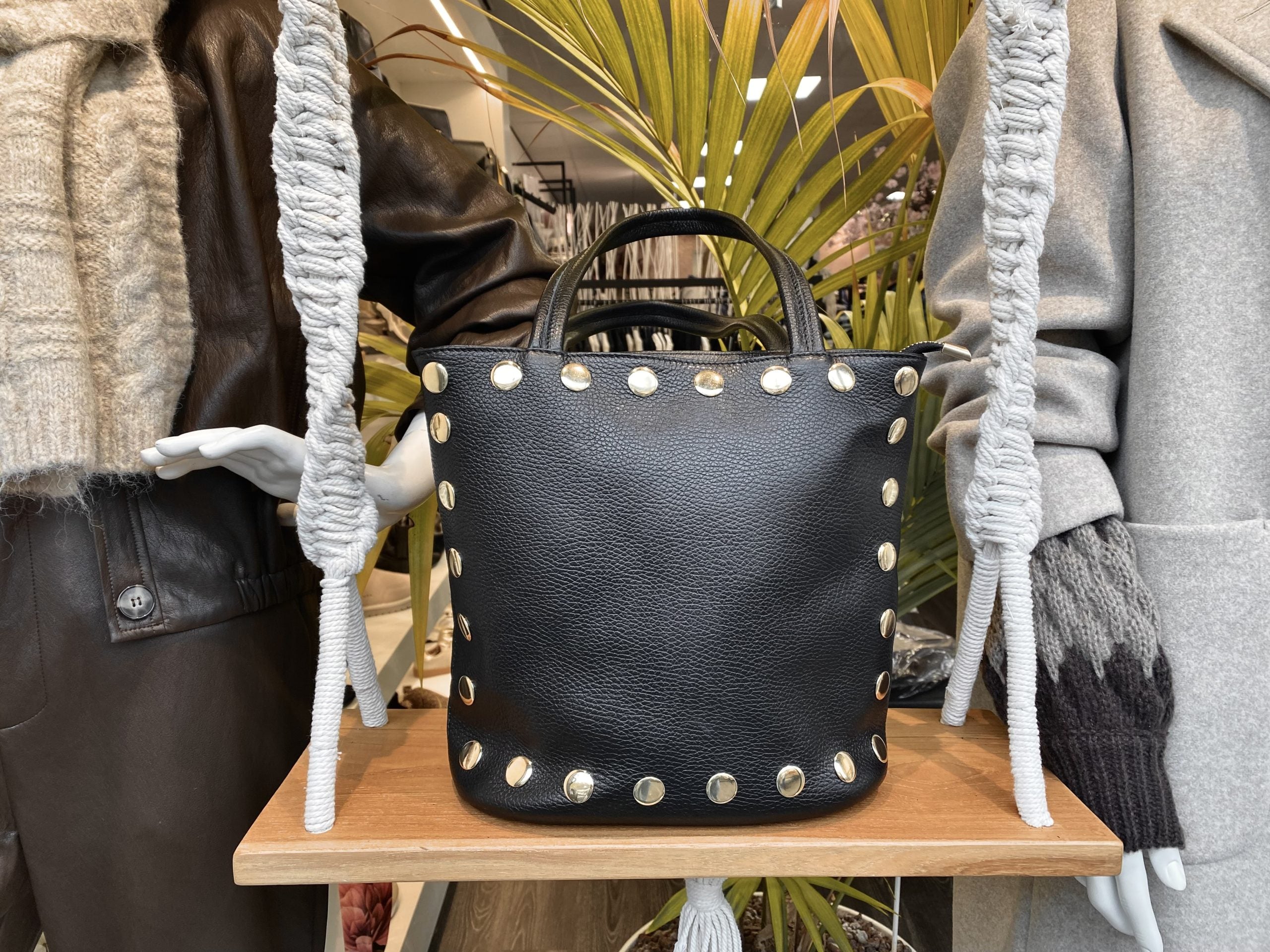 Crossbody Tas Leer Studs Zwart/Goud T378