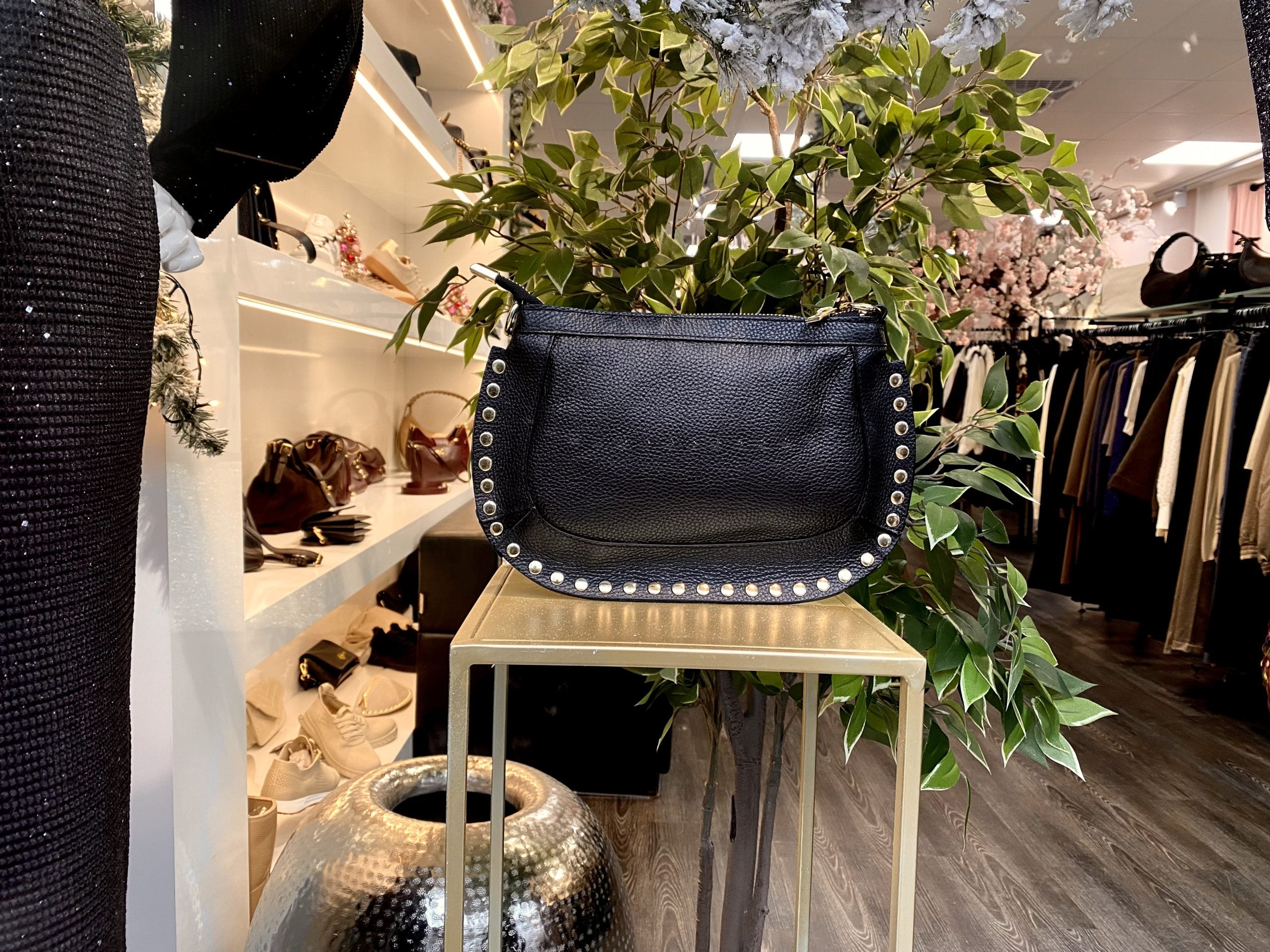 Giuliano Crossbody Tas Leer Studs Zwart/Goud T386 552959