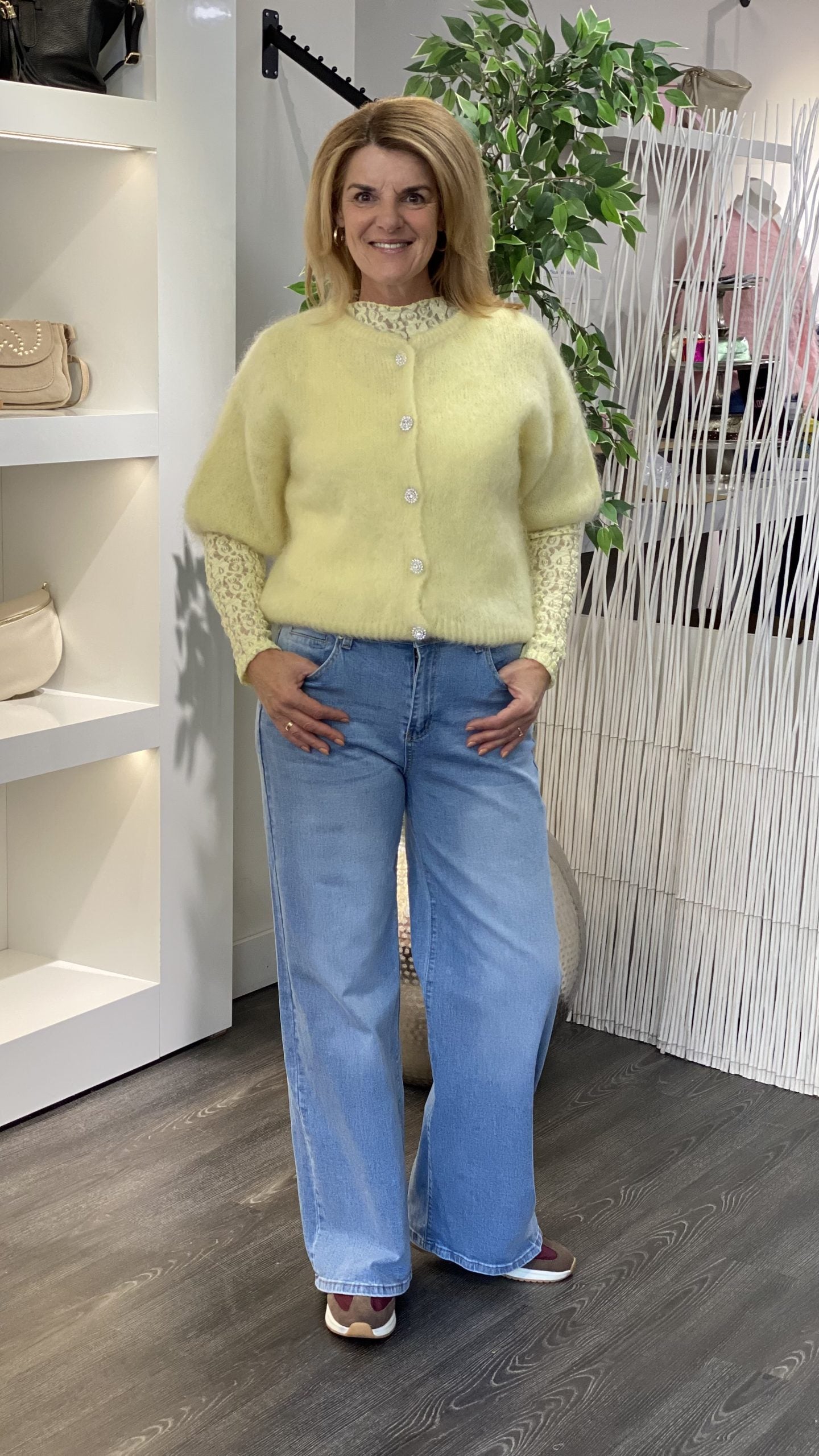 Boebou Zachtgebreid Vest S105 geel