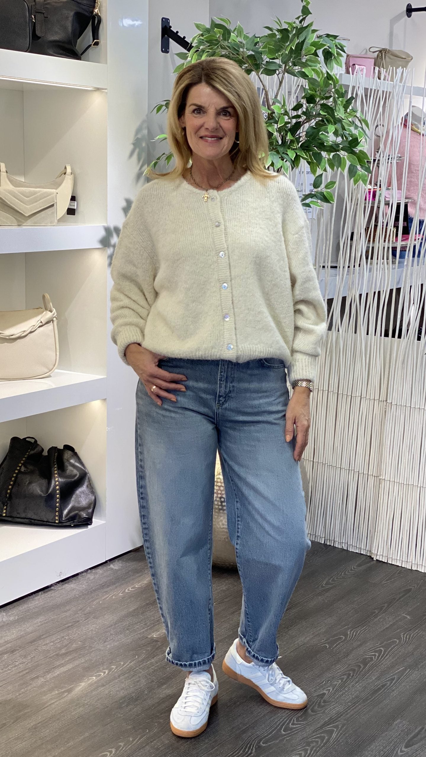 Azzurro Zachtgebreide Vest 8142 beige