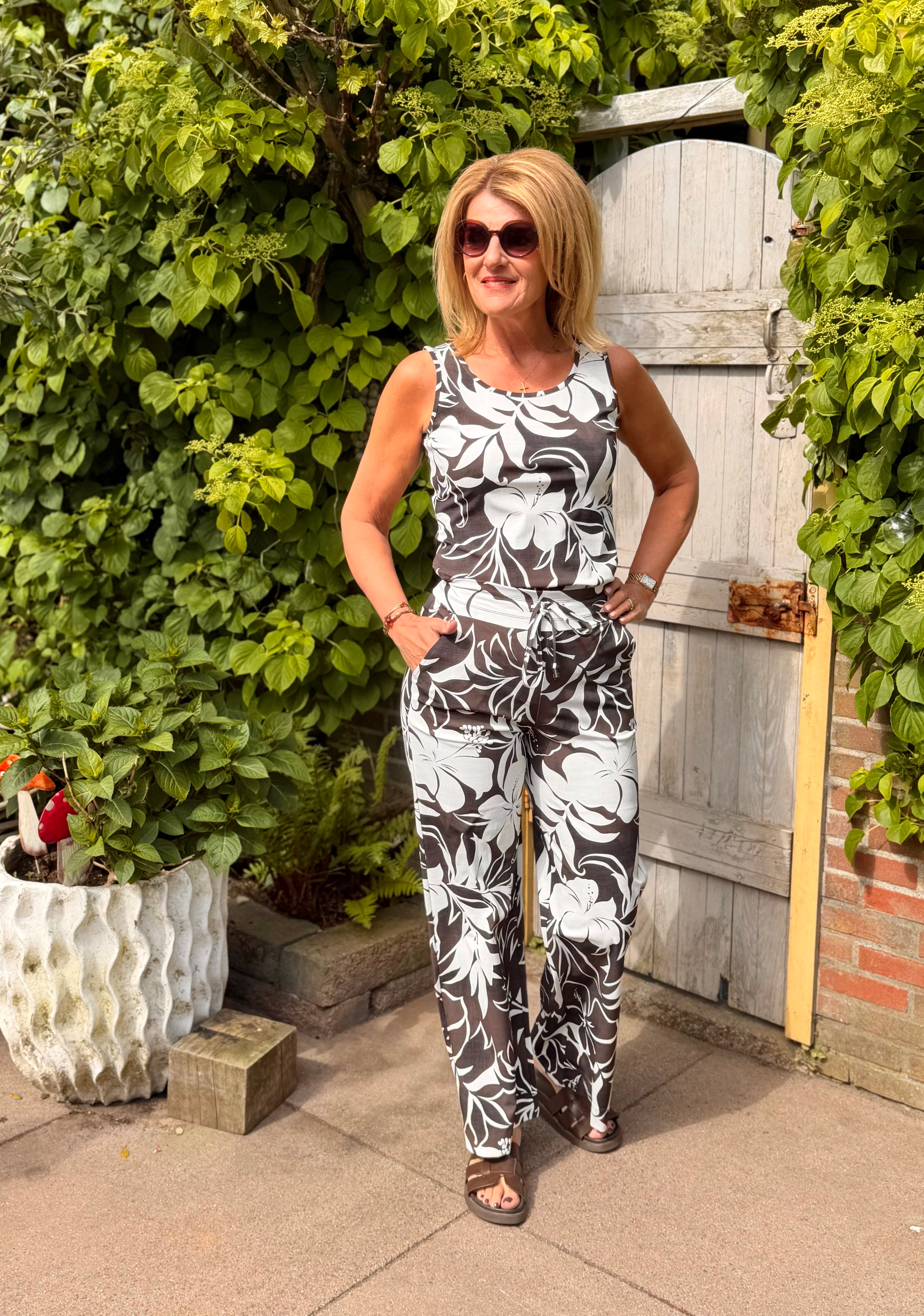 Mi Piace Travelstof Top 202027 hibiscus print espresso