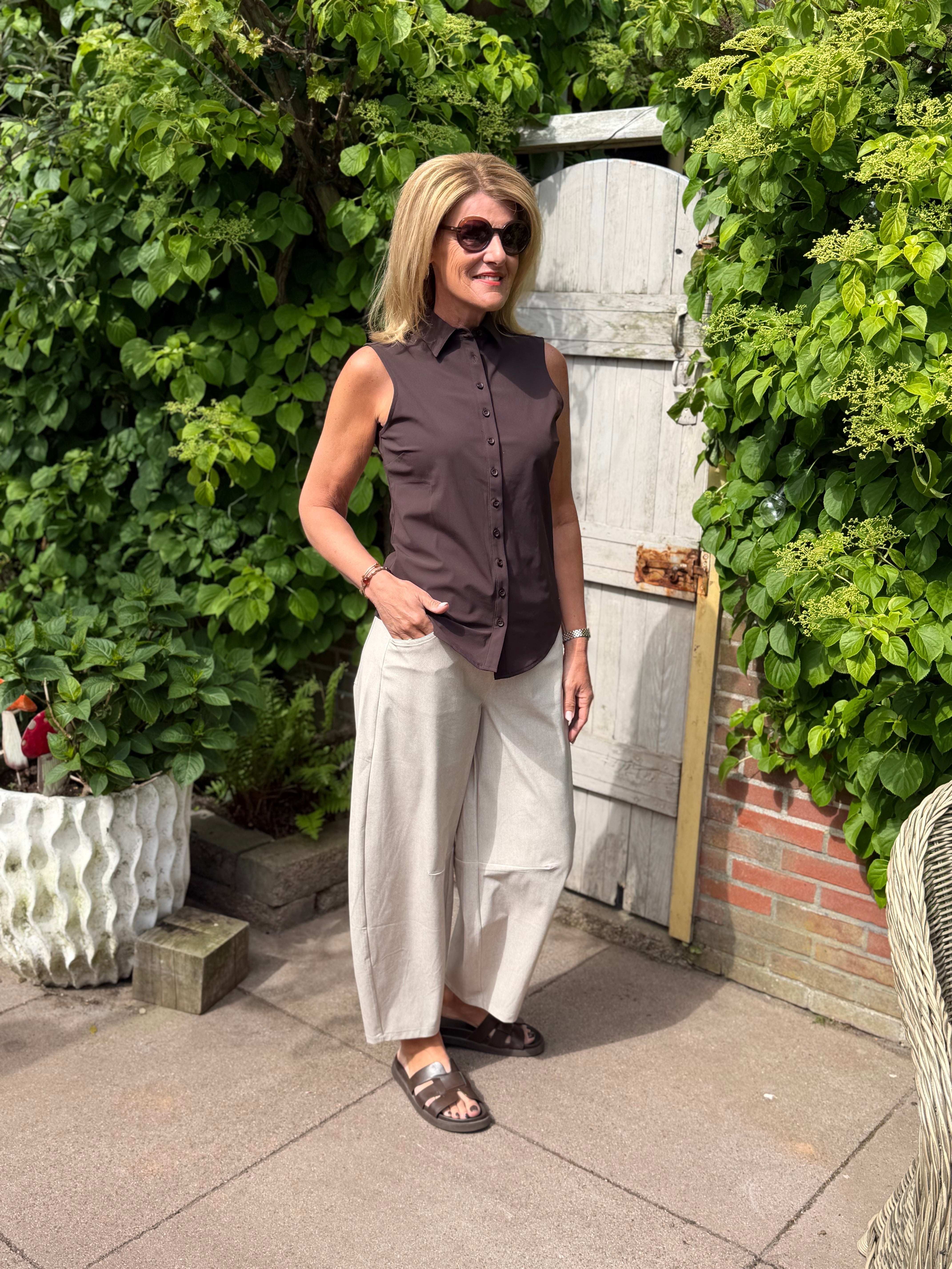 Mi Piace Travelstof Blouse Mouwloos 202299 espresso