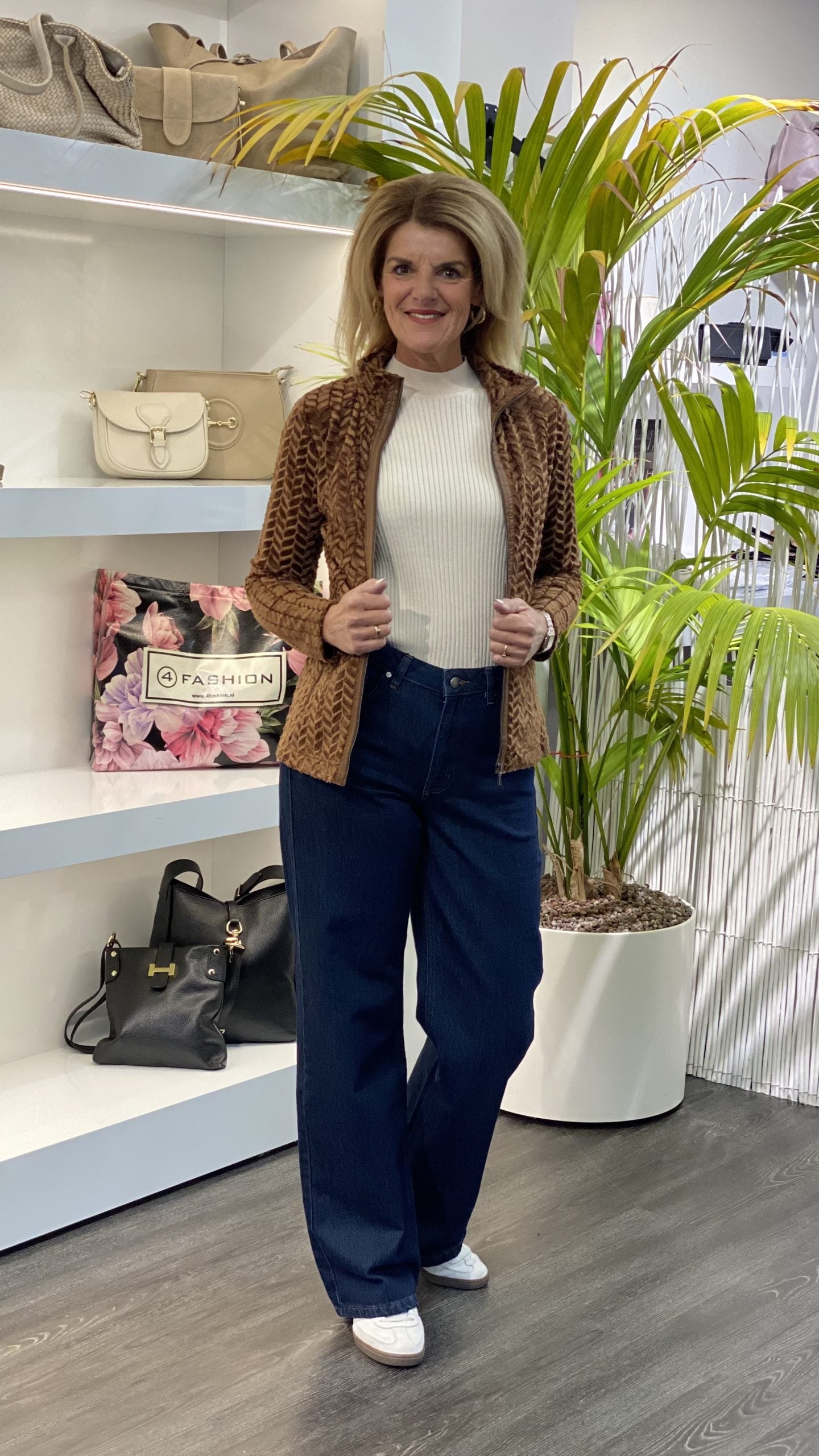 Luhta Halmeniemi Fleece Vest bruin