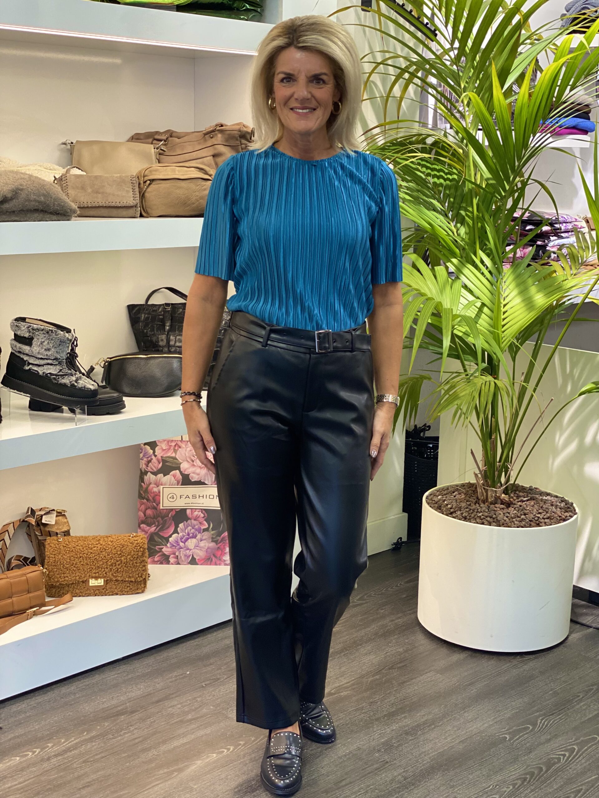 Peppercorn Patricia Half Sleeve Plisse Top ocean depths