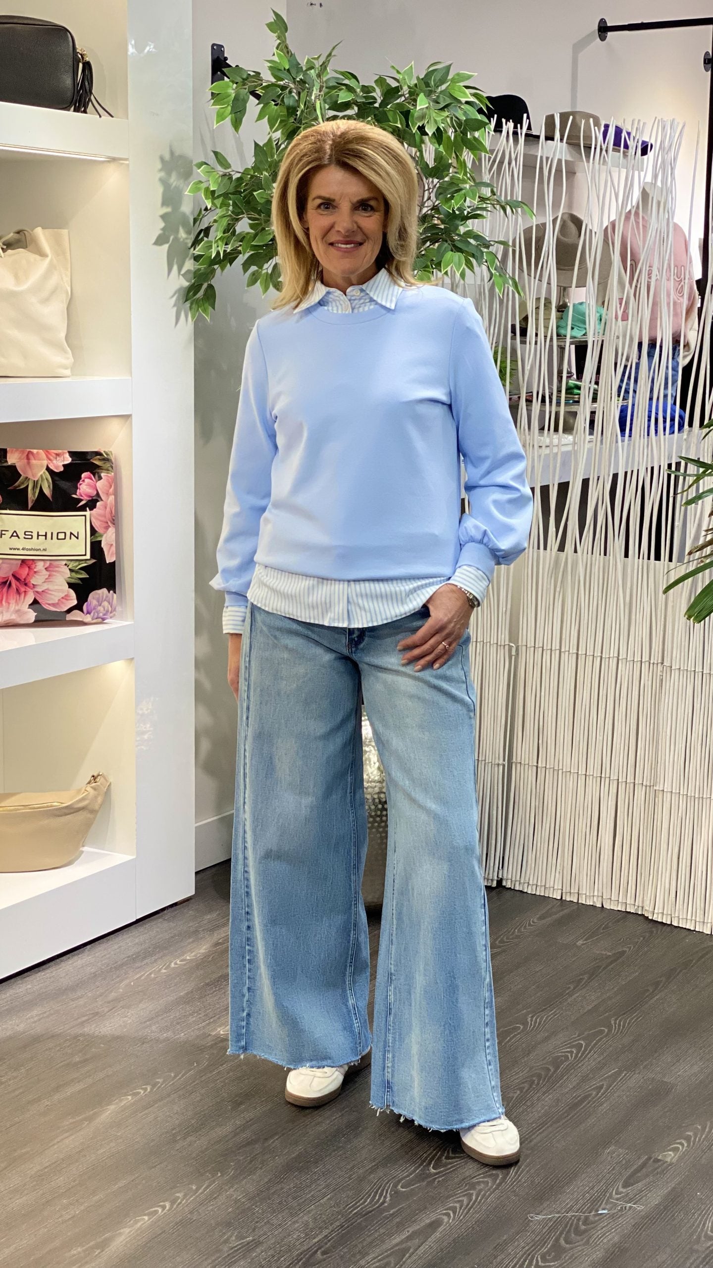 Mi Piace Sweater lichtblauw 202554