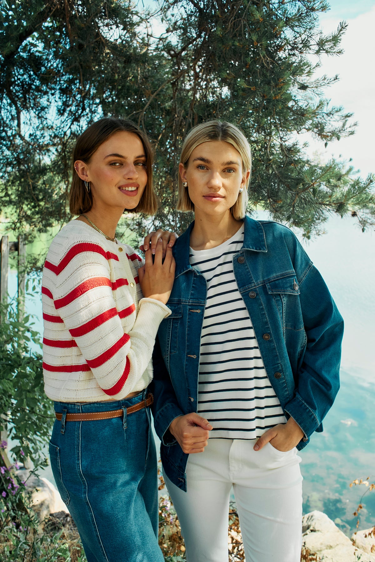 Freequent Mila sweater star off white w. navy donkerblauw