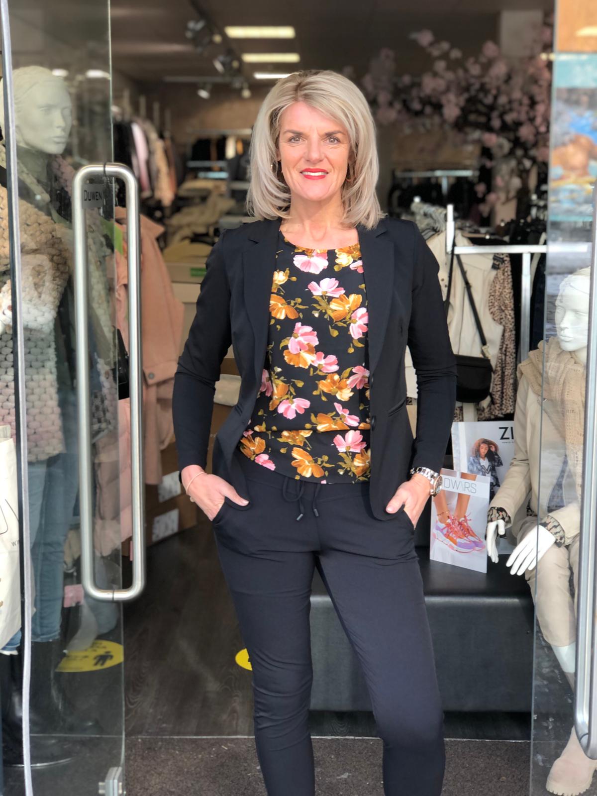 Co Woman Penny Pants Travelbroek marine of black