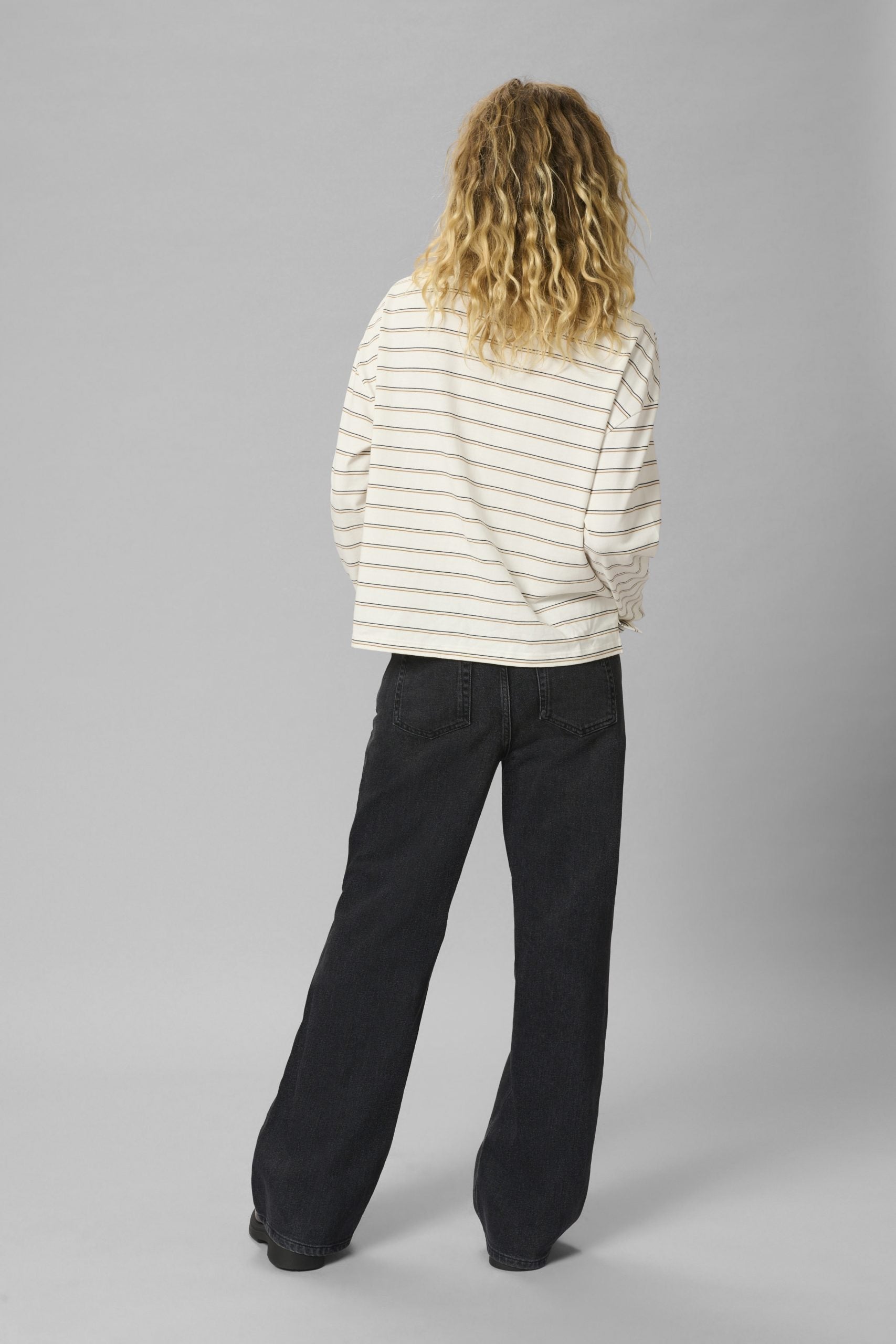 My Essential Wardrobe Louis 139 High Wide Broek L34 black retro wash