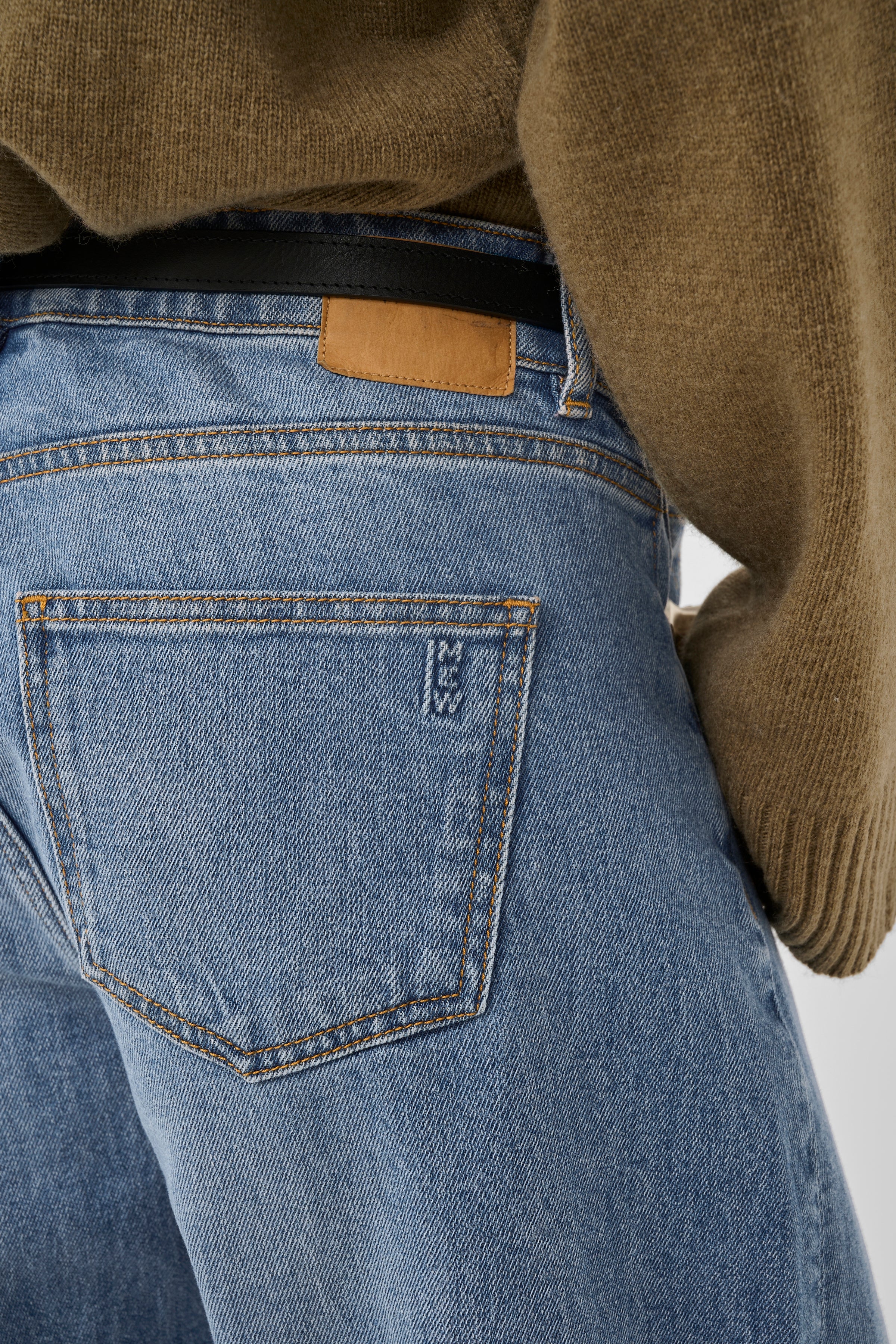 My Essential Wardrobe Baloo 139 High Barrel L30 medium blue wash