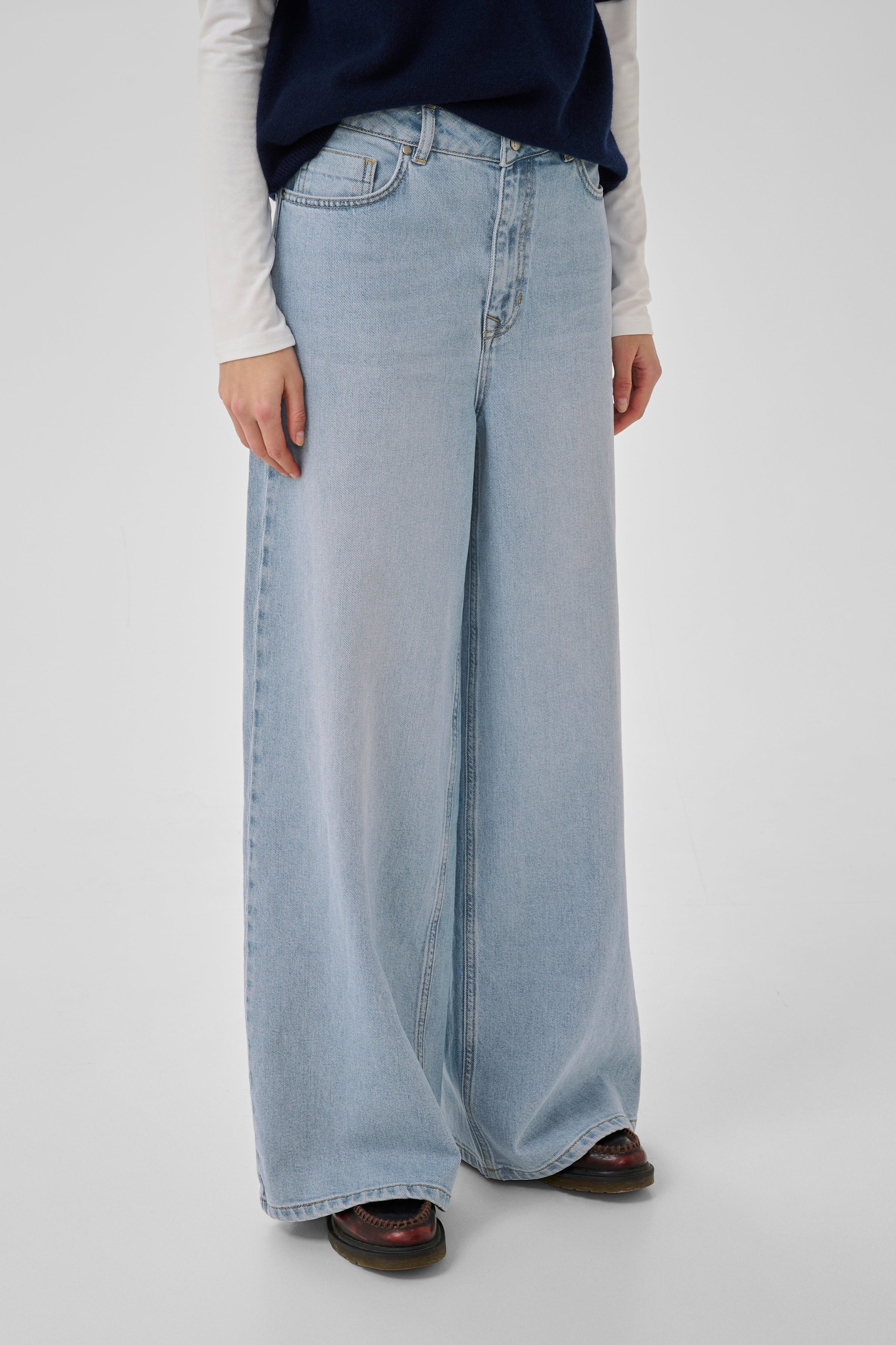 My Essential Wardrobe Jessie 139 Low Crotch X Wide L33 light blue