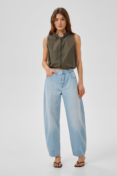 My Essential Wardrobe Lucy 139 Loose Barrel Broek baby blue wash