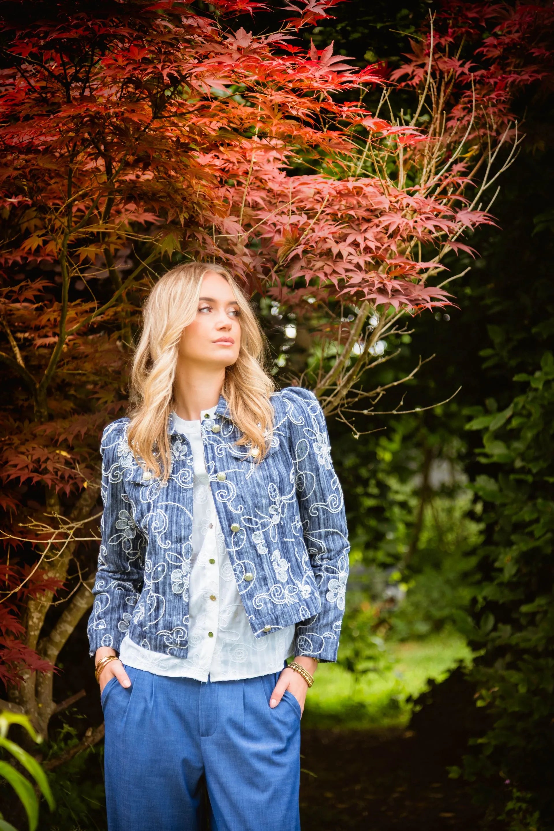 ICNK Amsterdam Job Blouse Cordella Butterfly Print offwhite