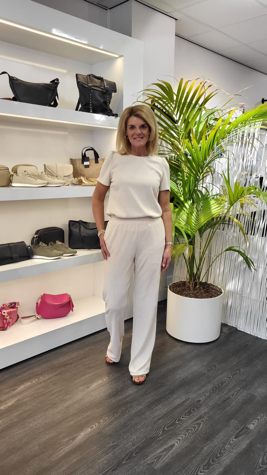 Esqualo Top R-neck Fancy Crinkle light sand SP24.30016