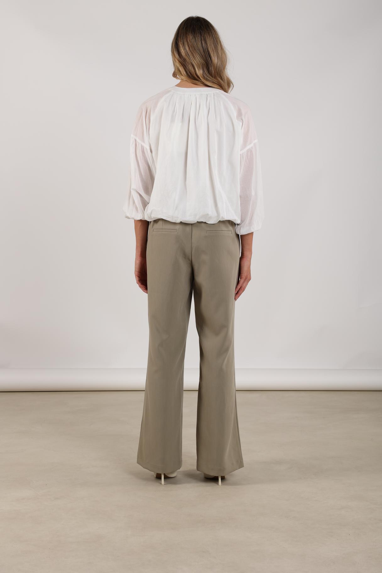 Nukus Jill Broek army