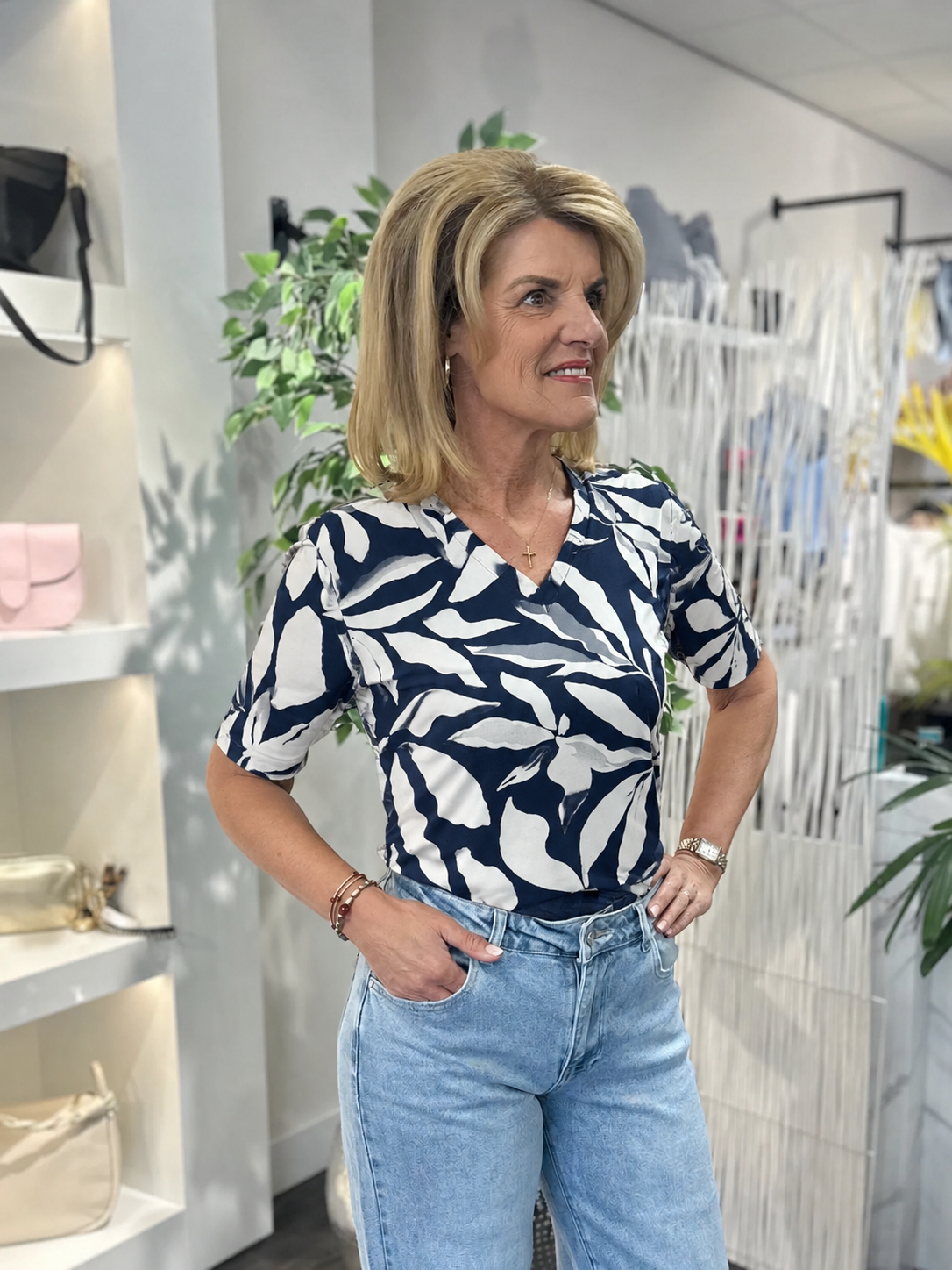 Mi Piace Travelstof Top V-Hals dark bleu flower  print 202271