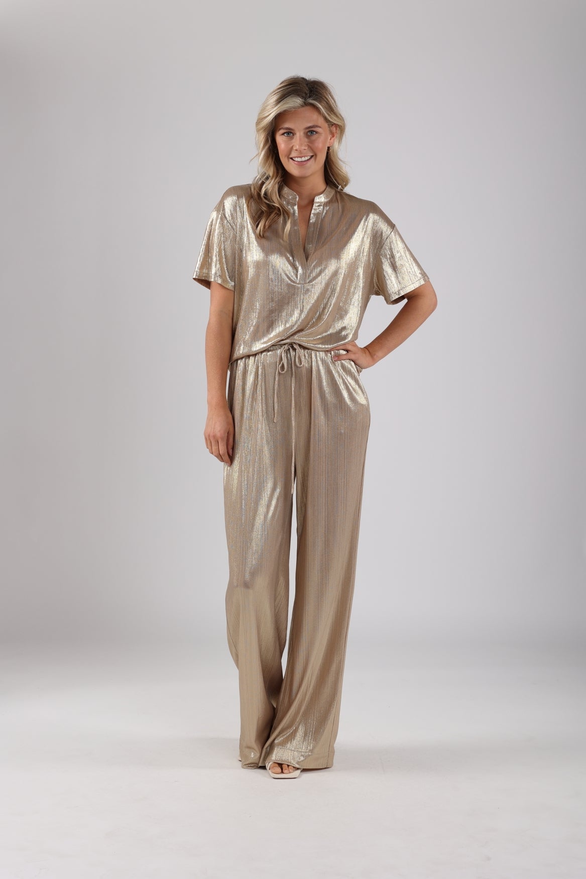 Nukus Delphinia Top Shiny goud
