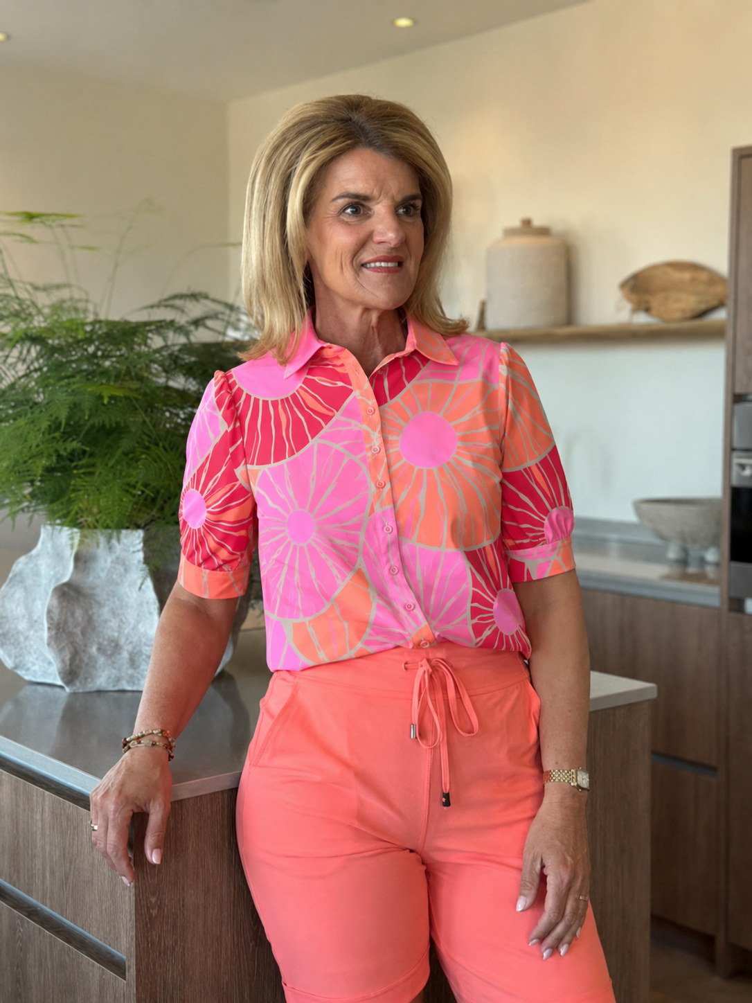 Mi Piace Travelstof Blouse Korte Mouw 202270 desert anemone print coral