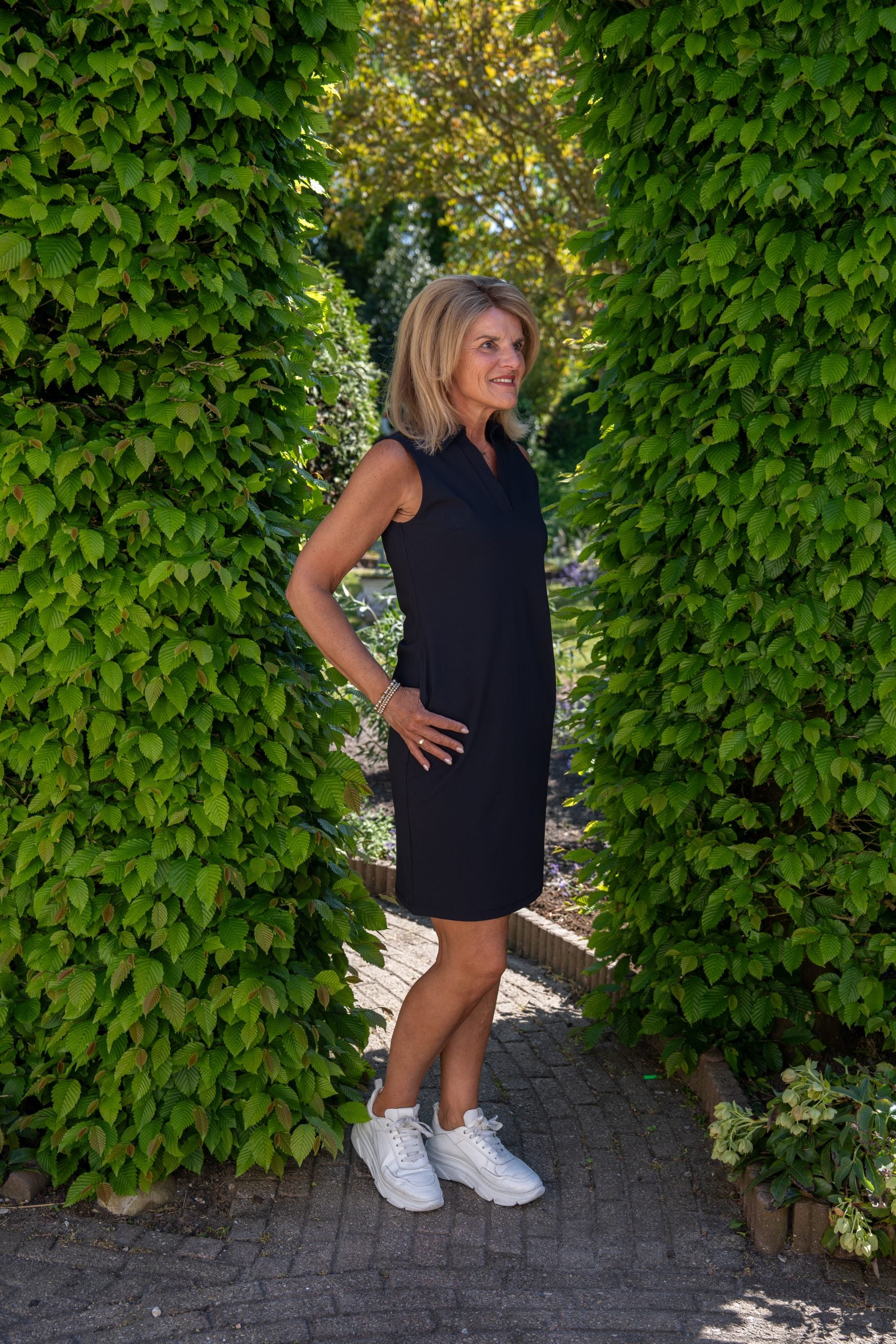 Mi Piace Travelstof Mouwloze Jurk Tuniek Recht Model 202443 zwart