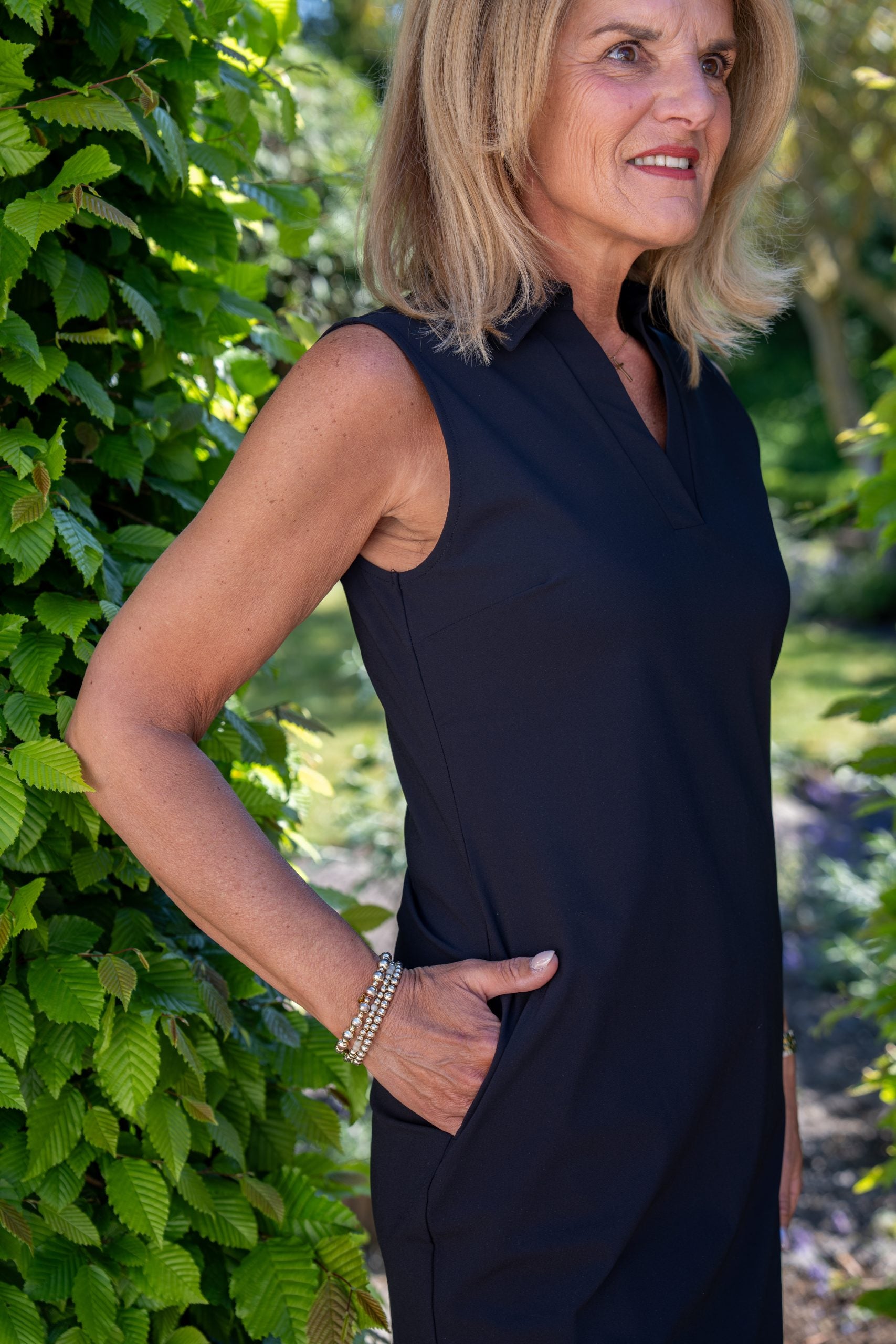 Mi Piace Travelstof Mouwloze Jurk Tuniek Recht Model 202443 zwart