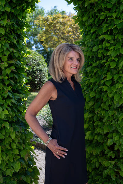 Mi Piace Travelstof Mouwloze Jurk Tuniek Recht Model 202443 zwart